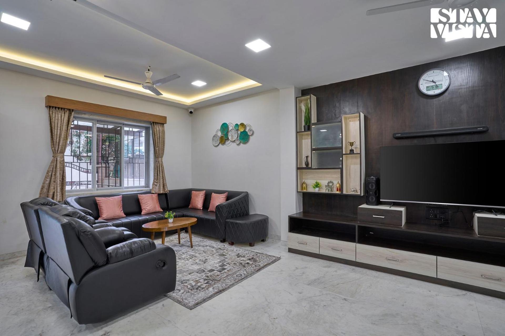 Elegant Escapes With Swimming Pool, Lawn & Bonfire At By Stayvista *