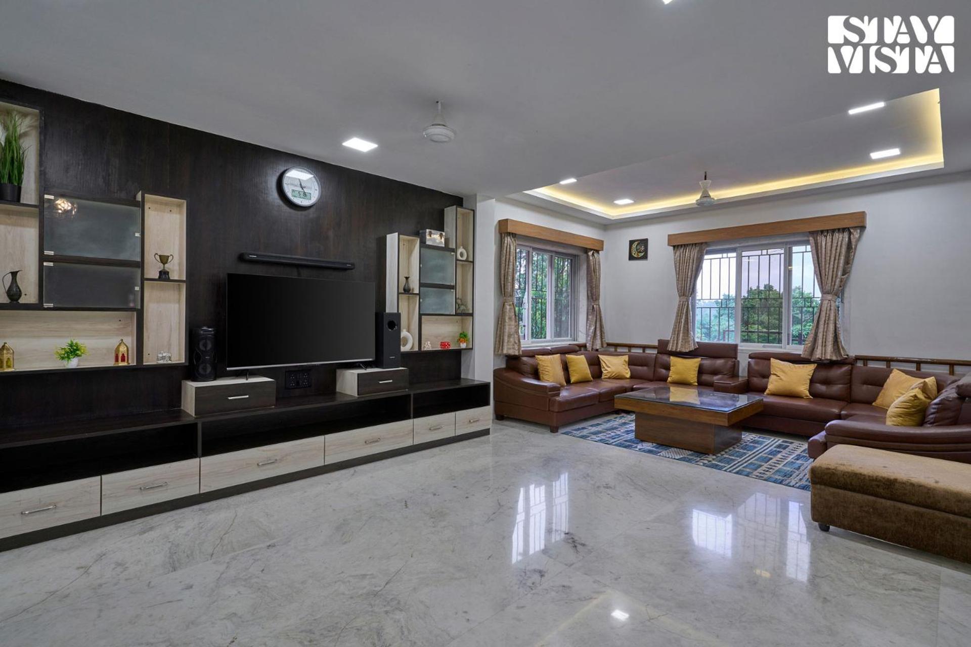 Elegant Escapes With Swimming Pool, Lawn & Bonfire At By Stayvista *