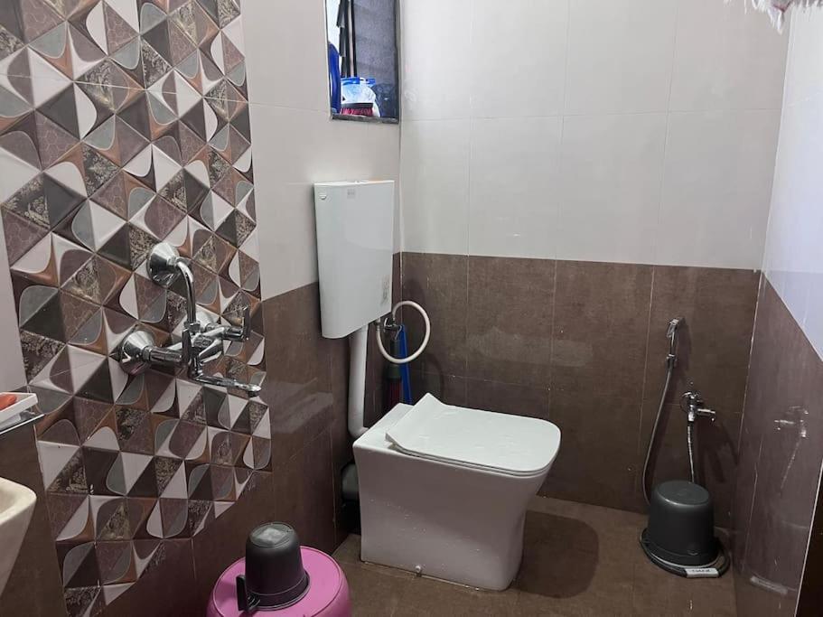 Apartment 2 Bhk Hilltop Haven *