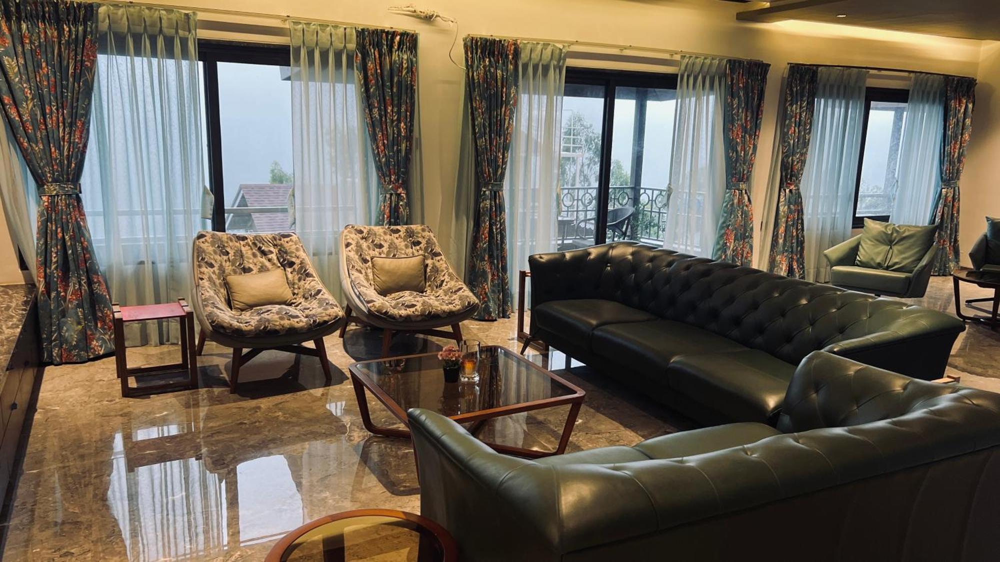 Hotel Jumbo Serene 3*