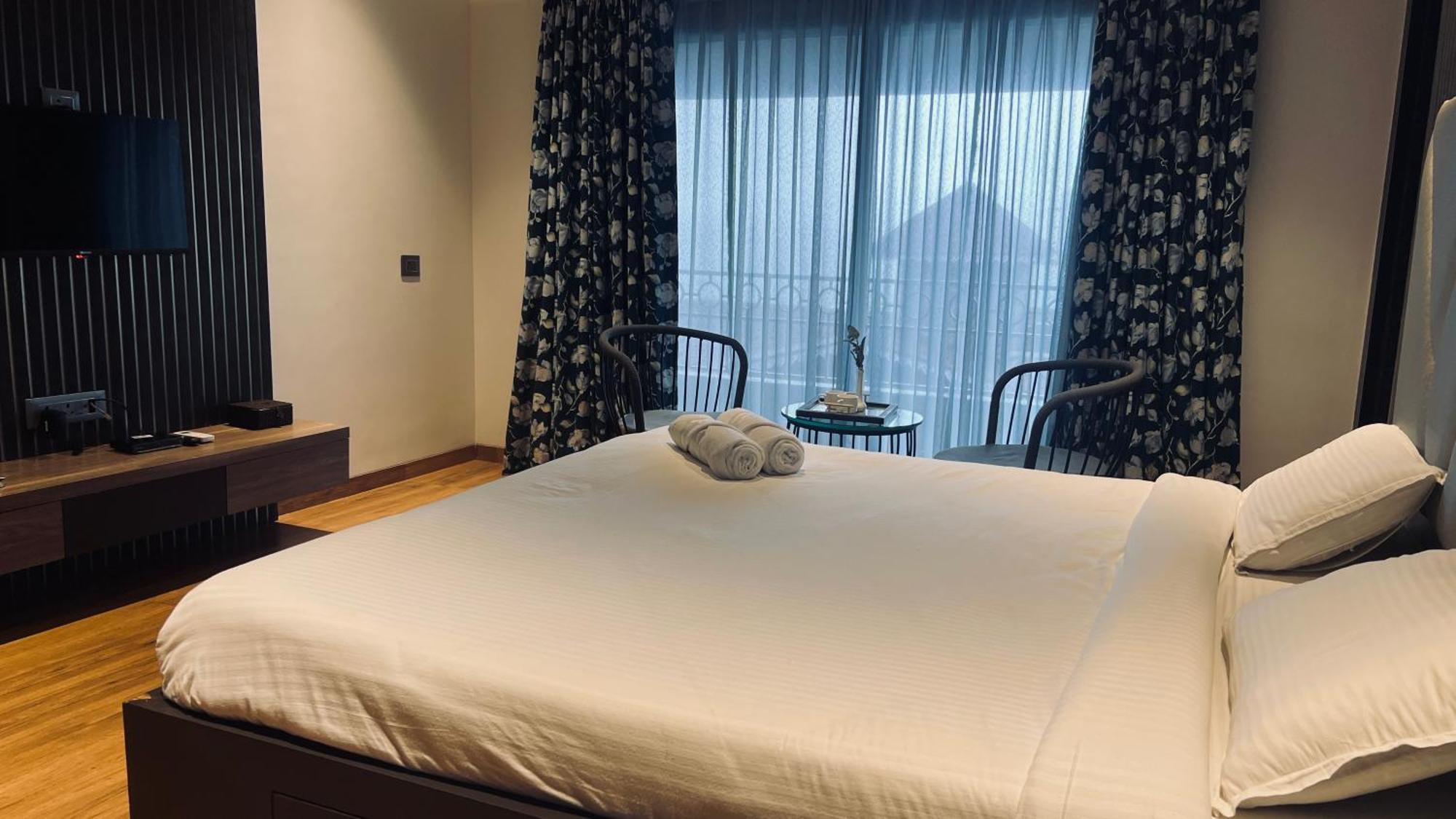 Hotel Jumbo Serene