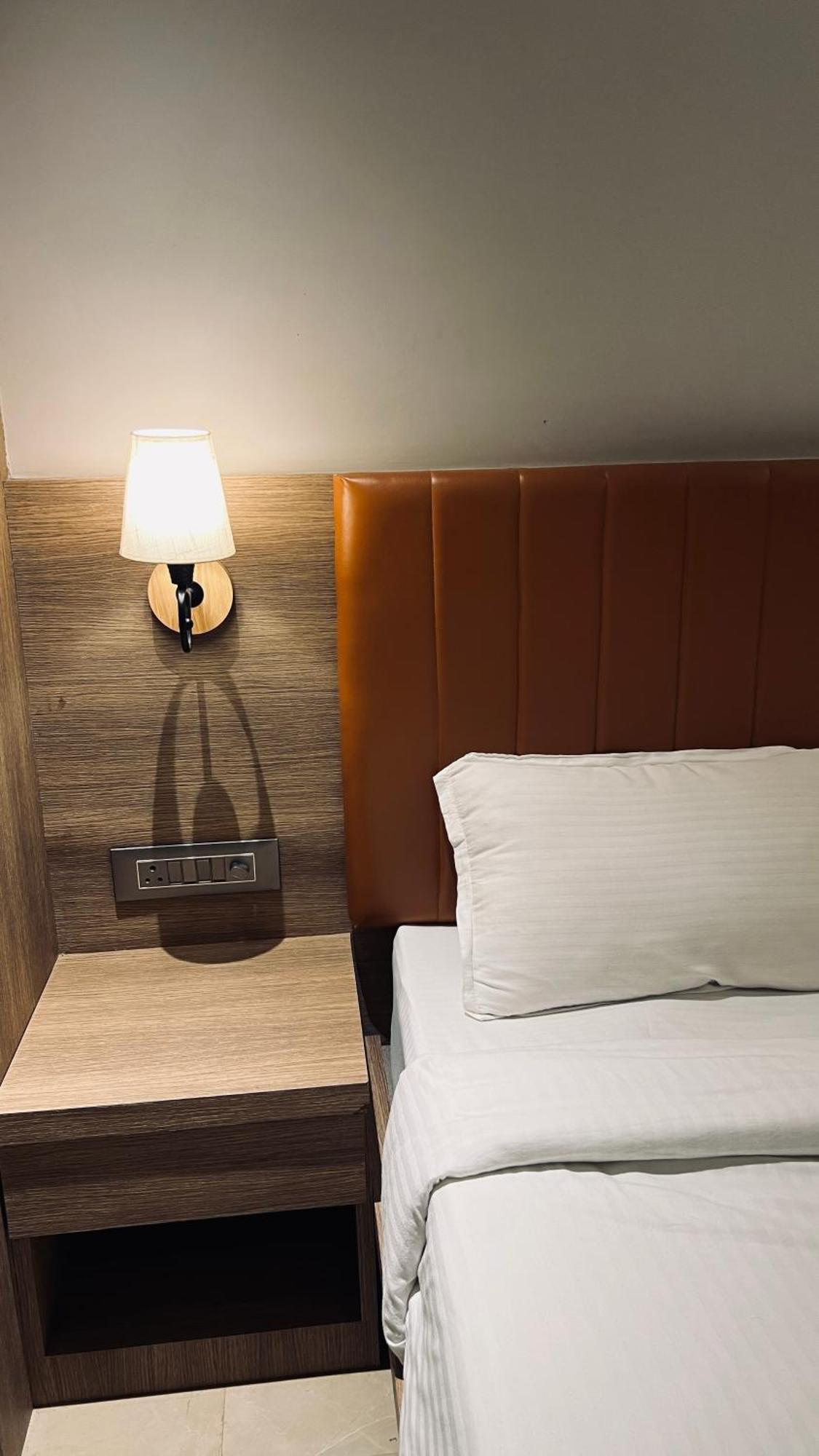 Jumbo Serene Hotel 3*