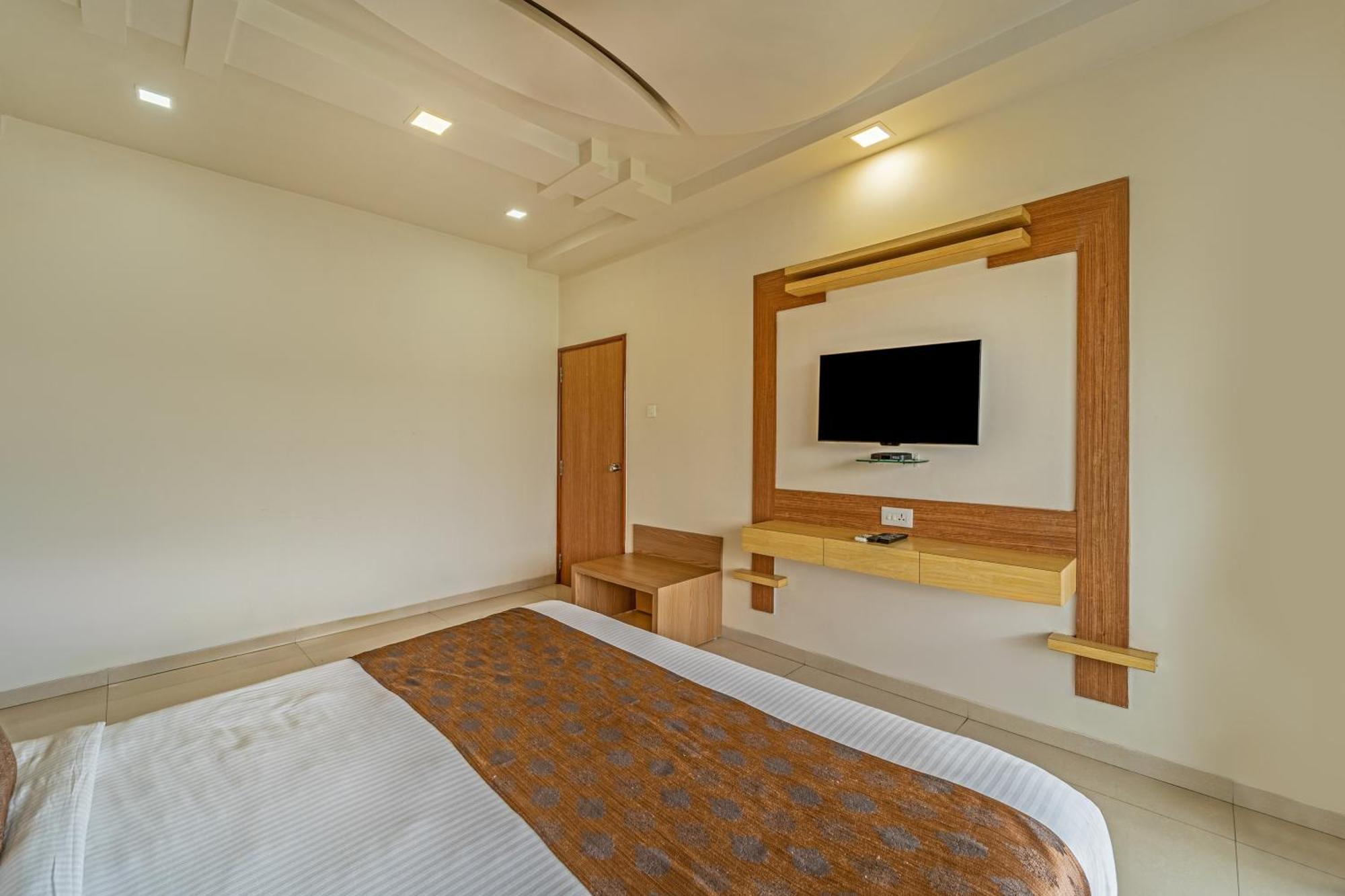 Sterling 3* Panchgani