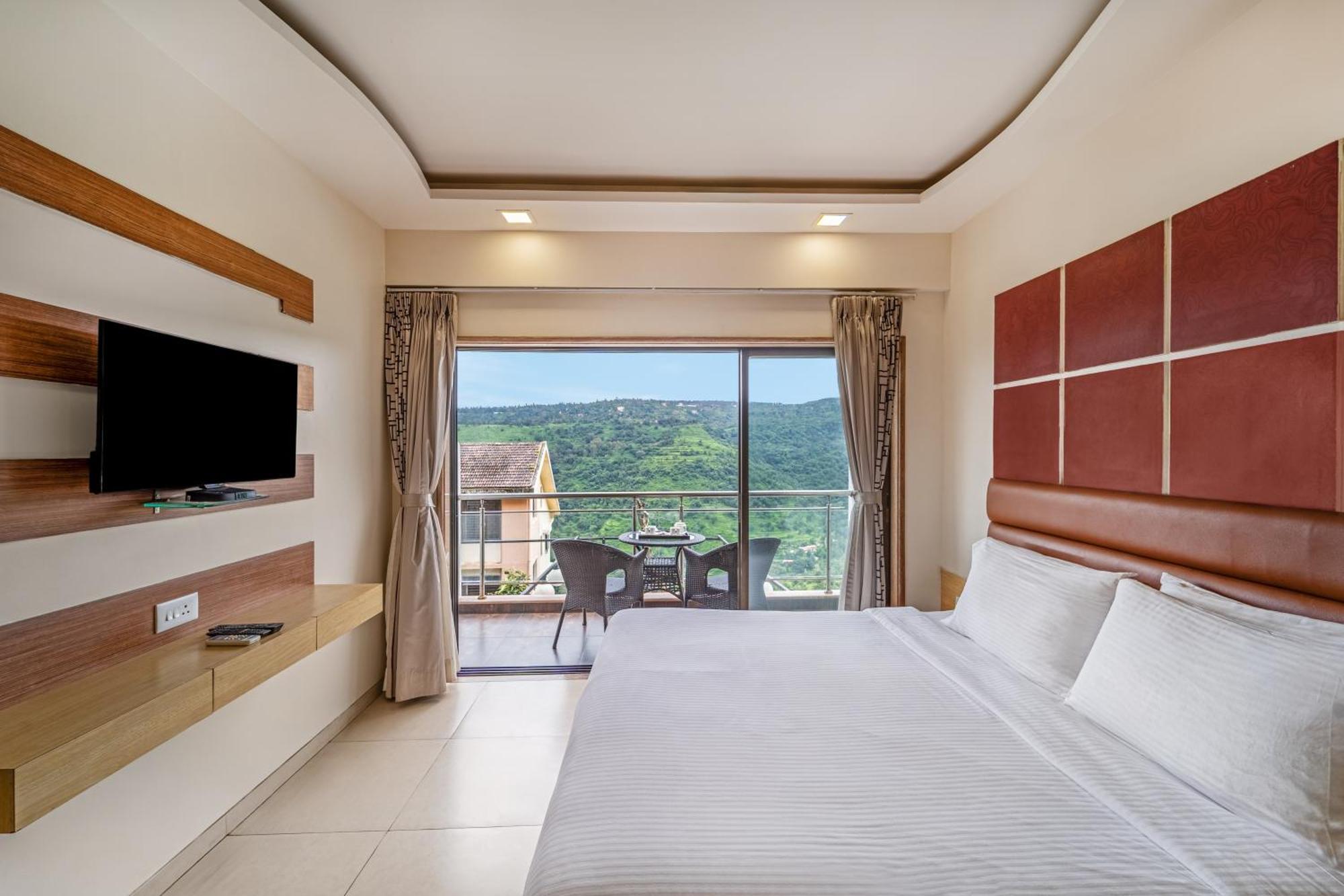 Sterling 3* Panchgani