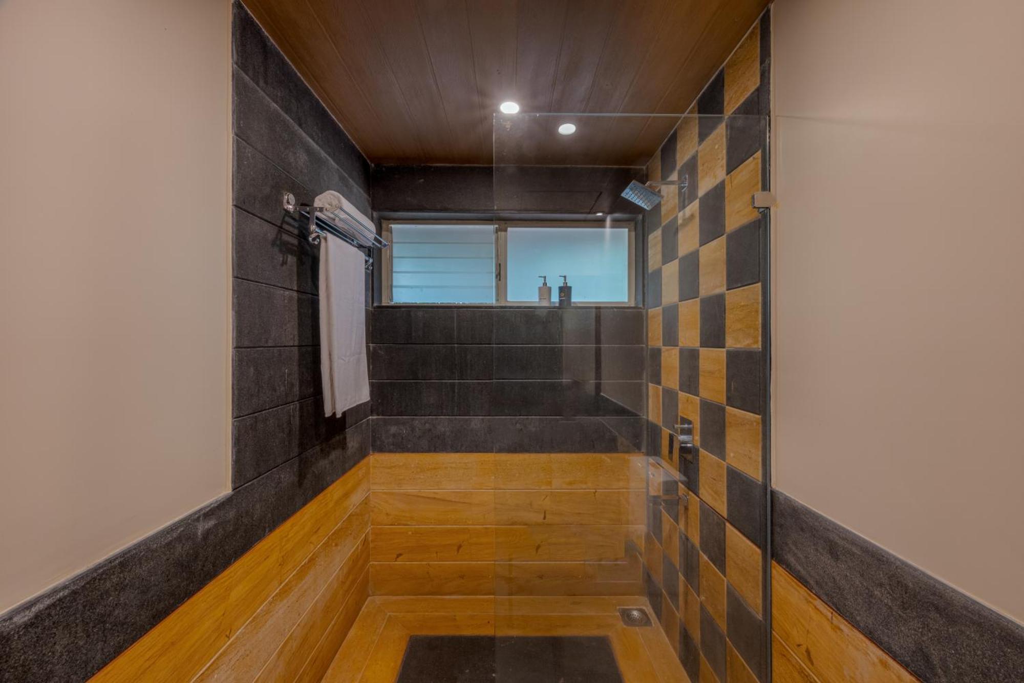 Saffronstays Red Brick House, - Rustic With Huge Lawn And Terrace Panchgani