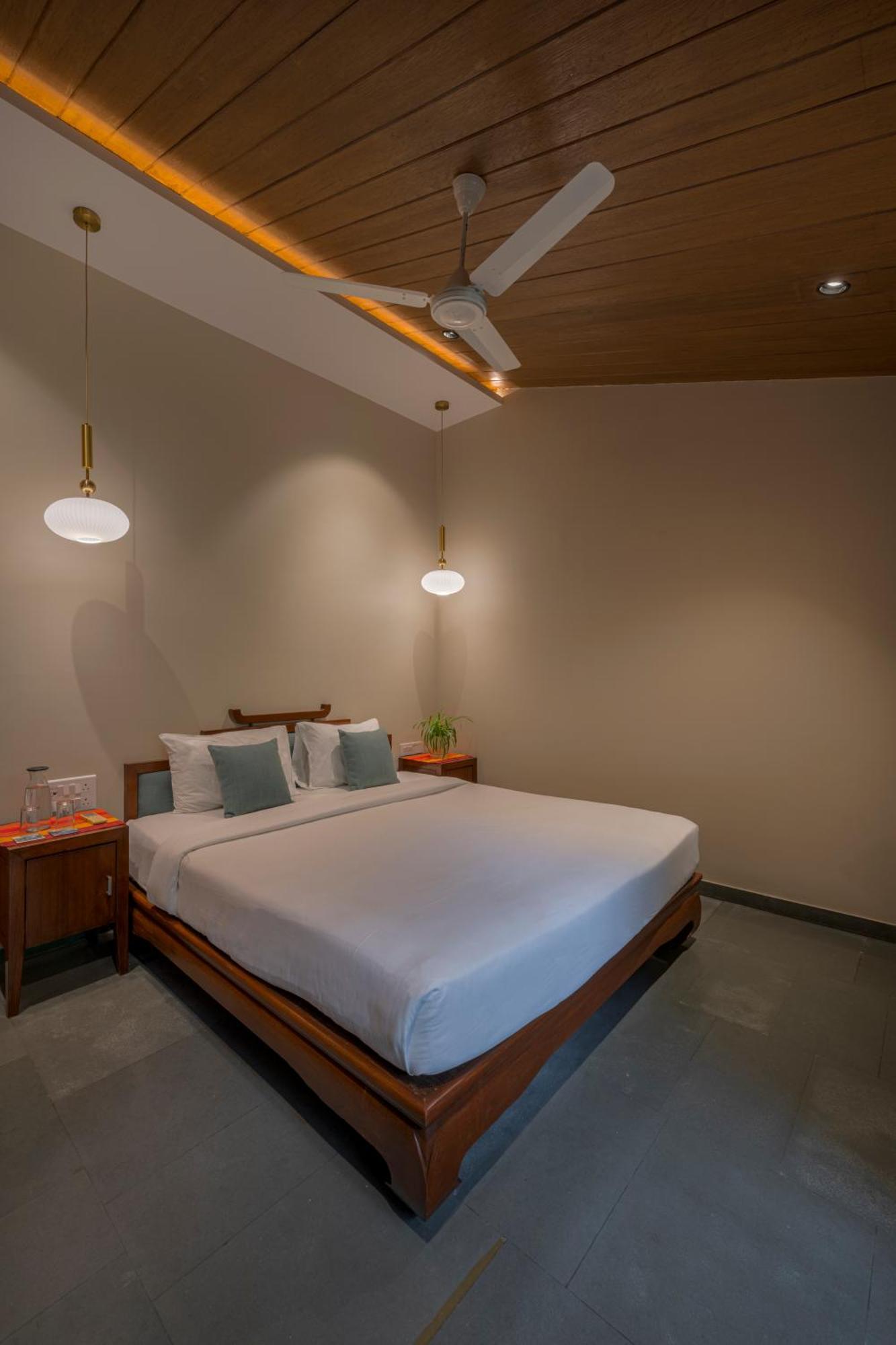Saffronstays Red Brick House, - Rustic With Huge Lawn And Terrace Villa *