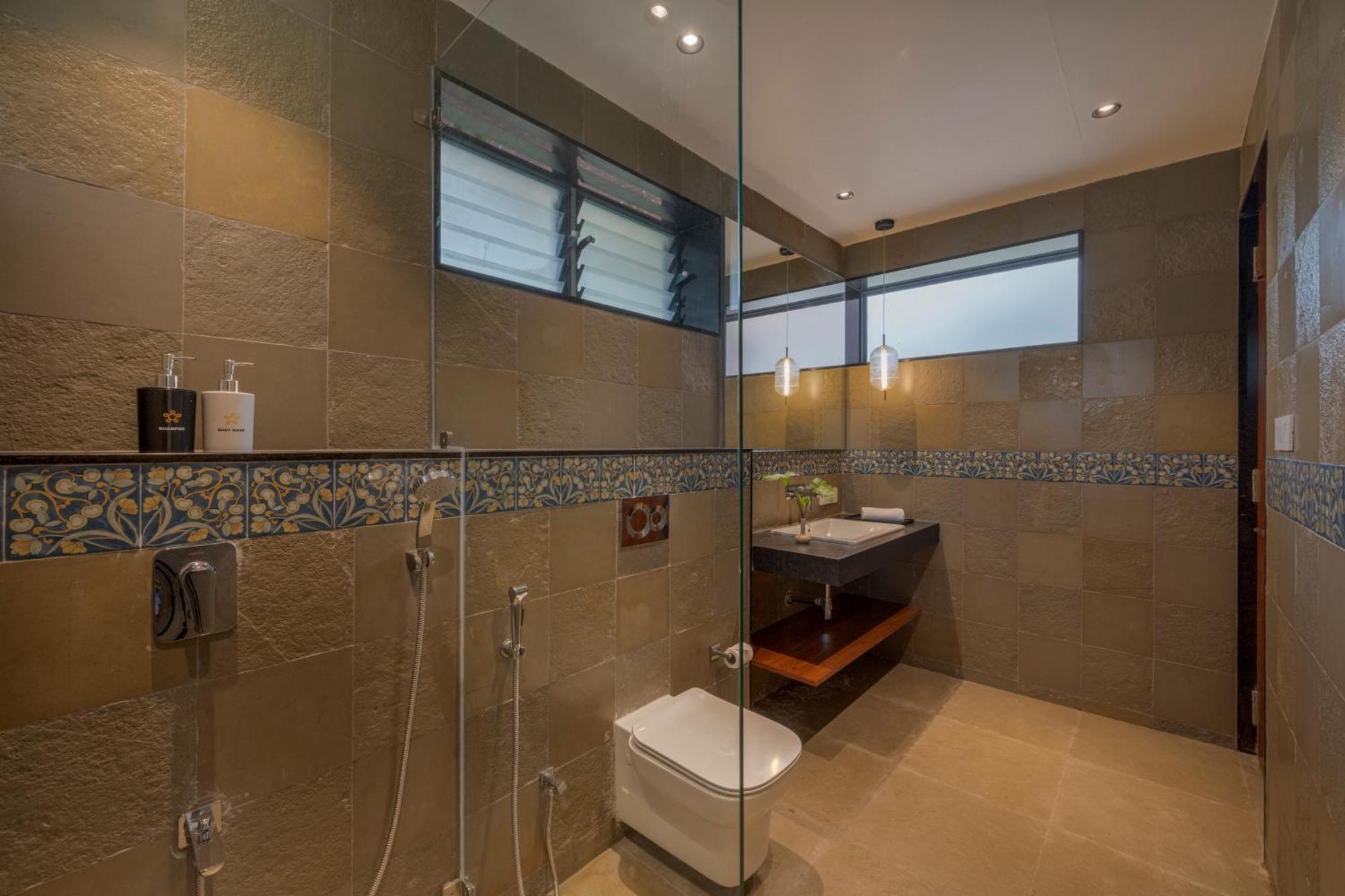 Saffronstays Red Brick House, - Rustic With Huge Lawn And Terrace * Panchgani