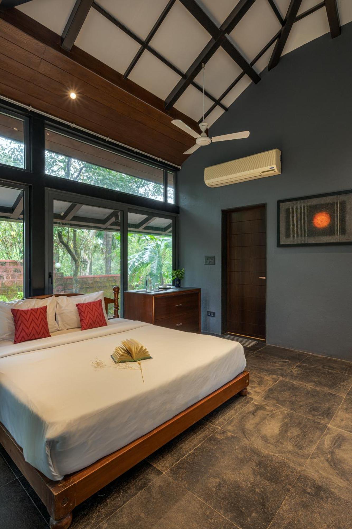 Saffronstays The Glasshouse, - Beautiful Glass For Couples