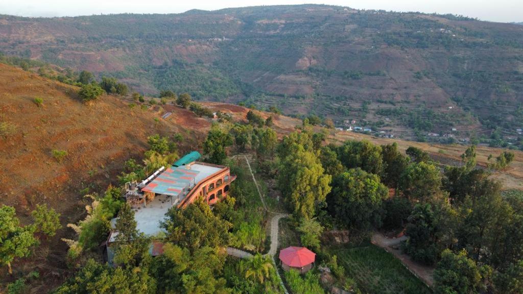 Hotel Terra On A Hill