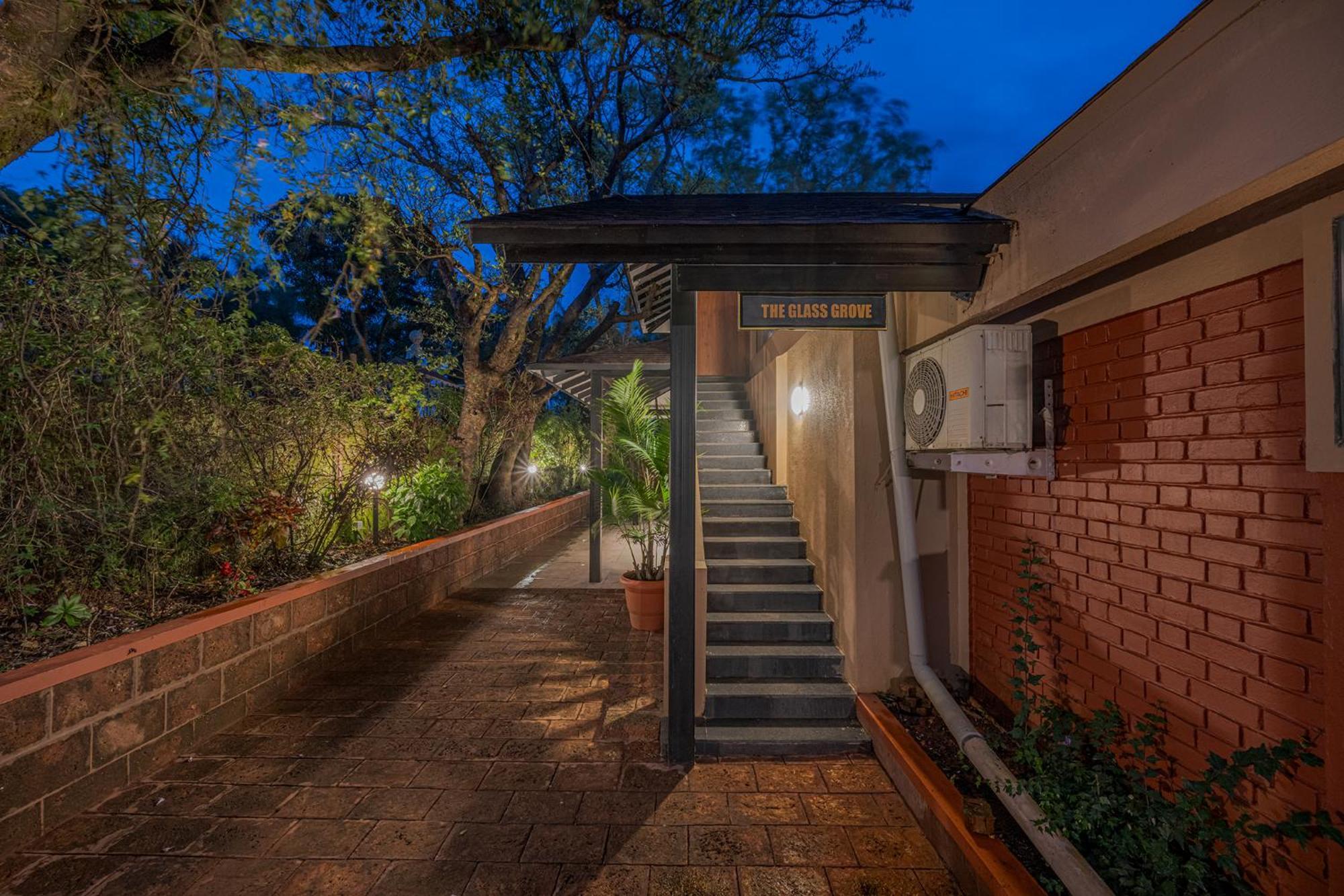 Villa Saffronstays The Glass Grove
