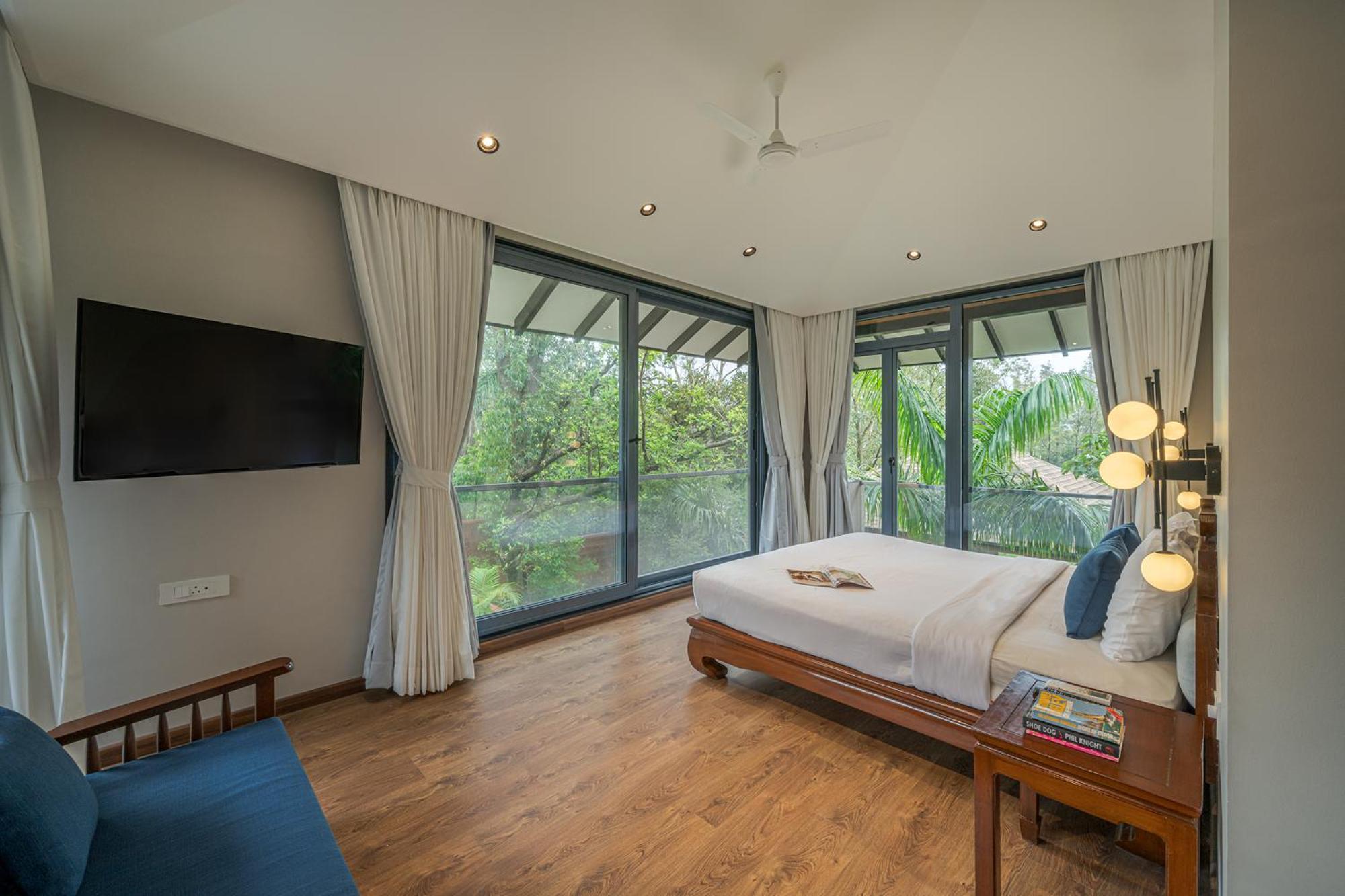 Saffronstays The Glass Grove Villa *