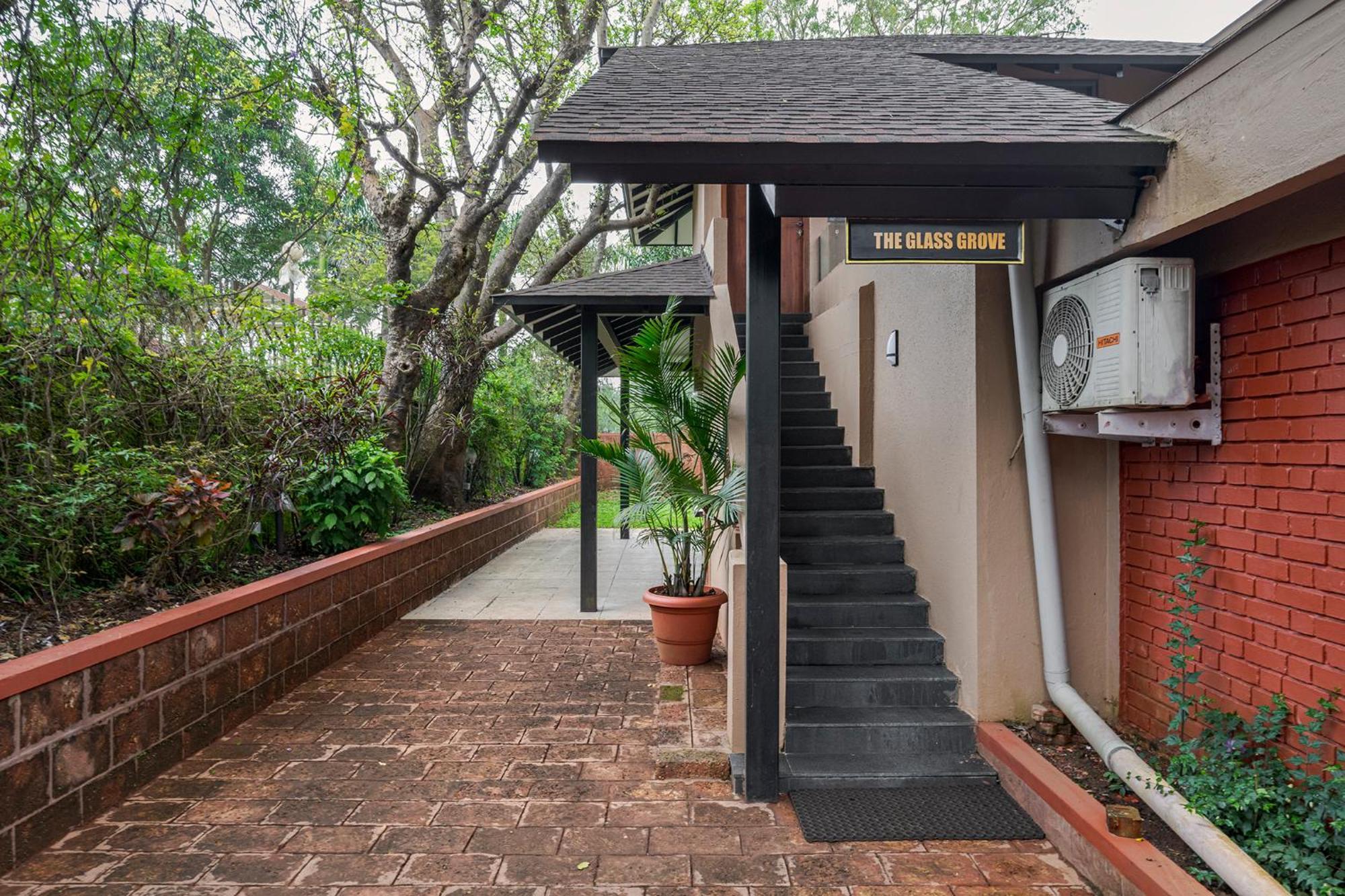 Saffronstays The Glass Grove Villa *