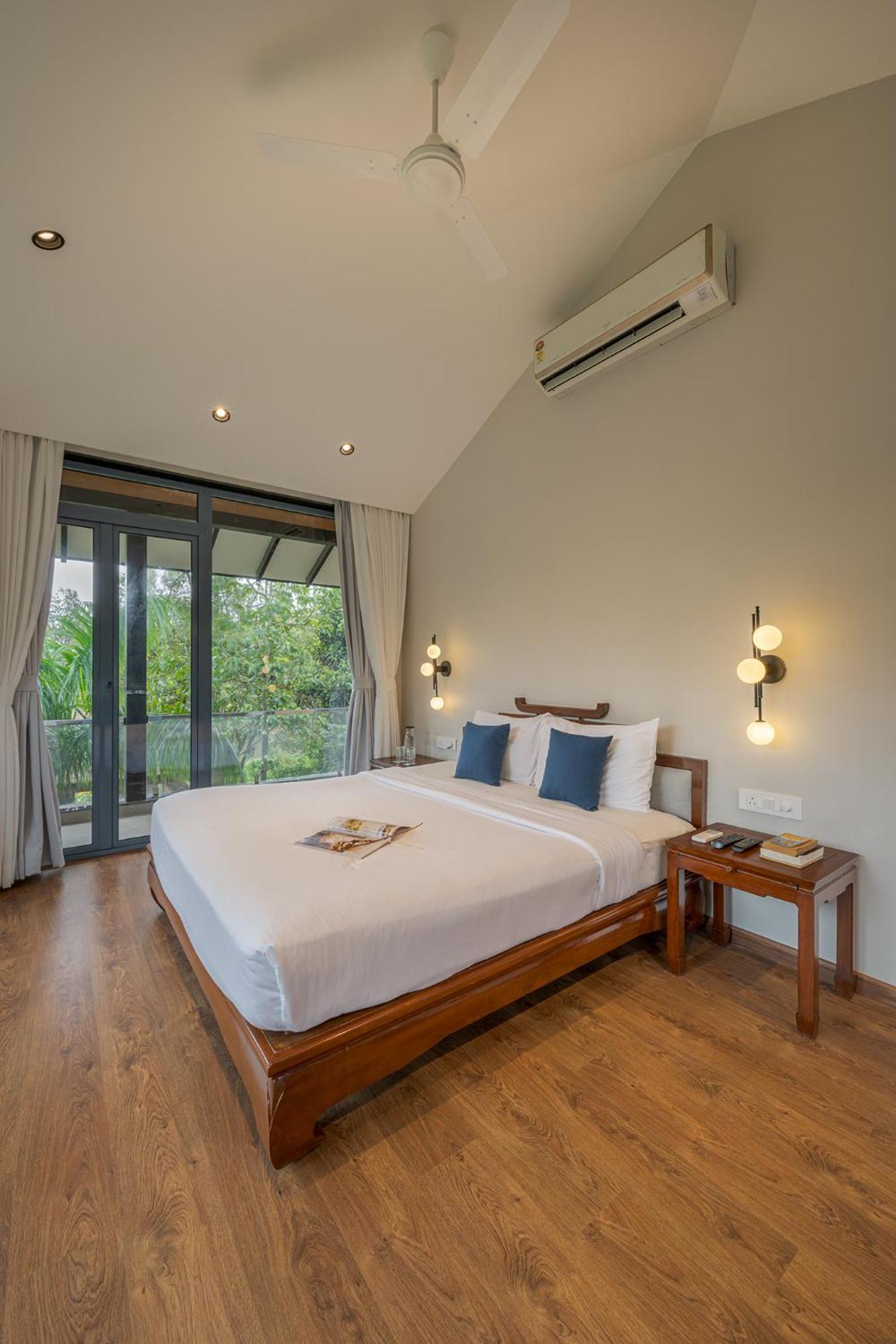 Villa Saffronstays The Glass Grove