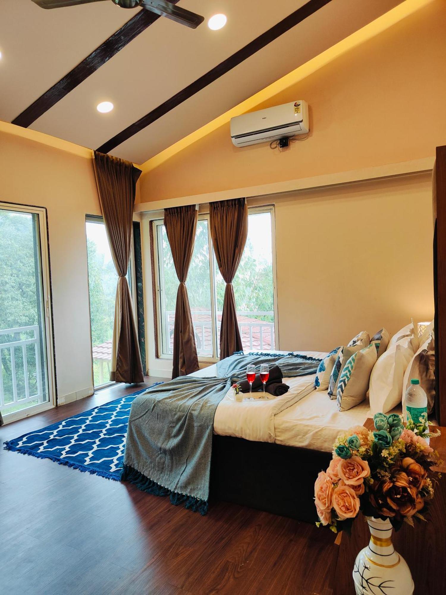 Lifeline Villas - Mirage Valley View Luxurious Villa With Table Land View Villa *