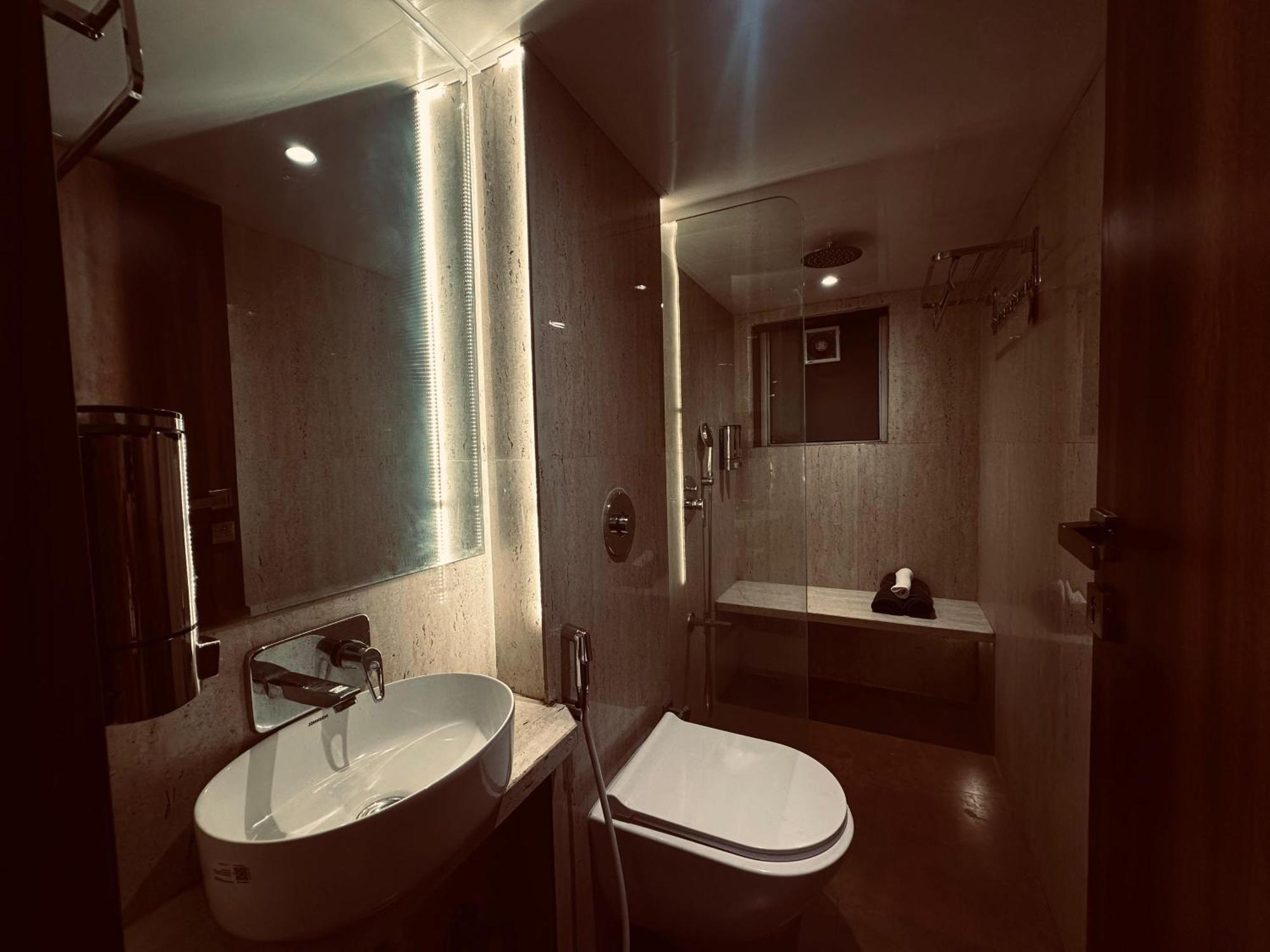 Lifeline Villas - Mirage Valley View Luxurious Villa With Table Land View *