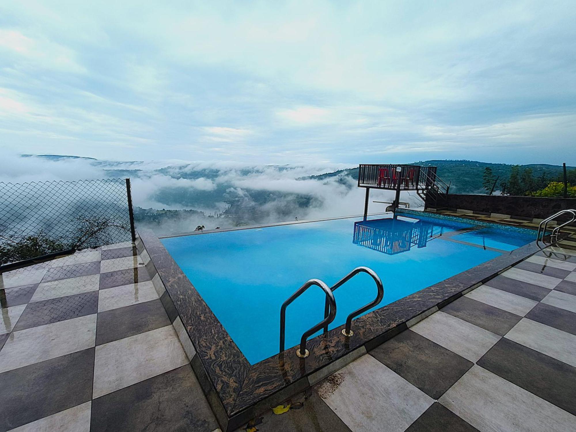 Vinayaka - Infinity Pool And Breathtaking Valley View Holiday home Panchgani