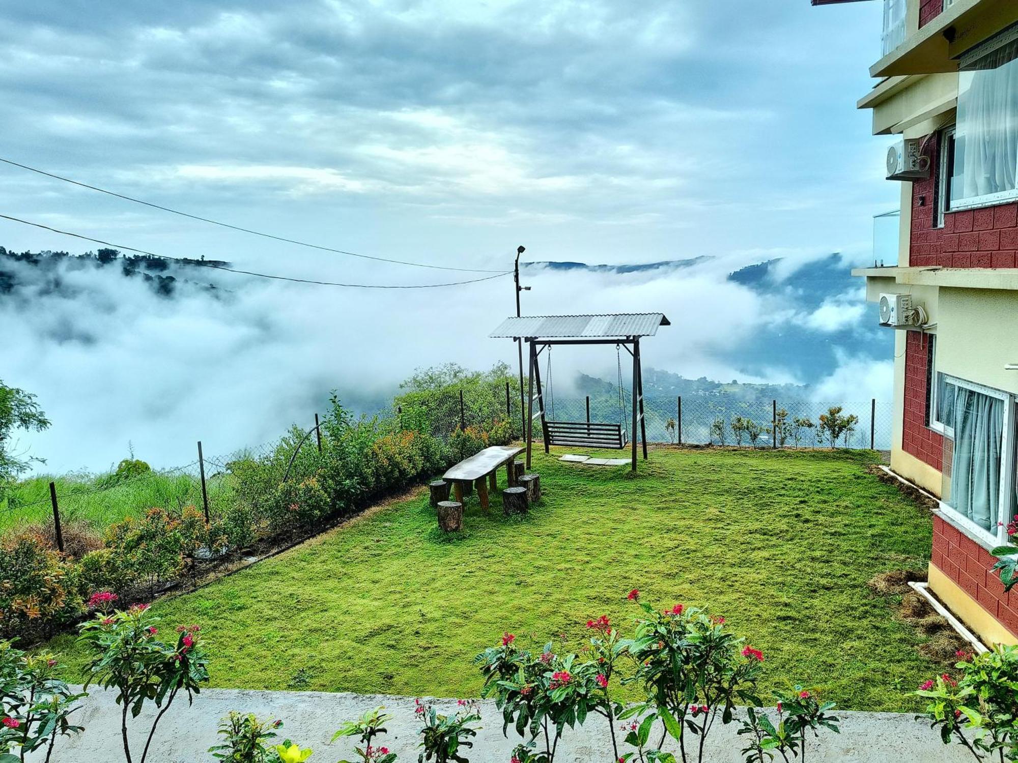 Vinayaka - Infinity Pool And Breathtaking Valley View Holiday home *