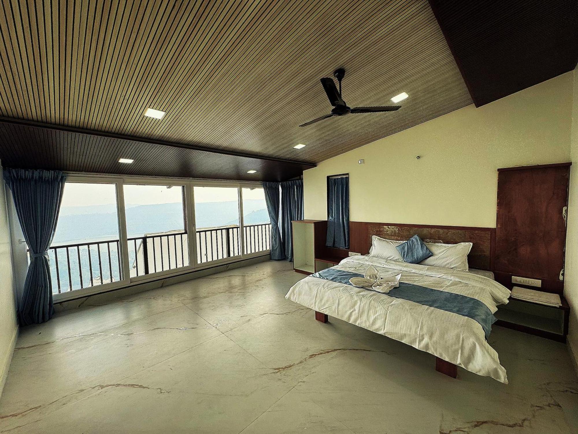 Vinayaka - Infinity Pool And Breathtaking Valley View Holiday home Panchgani