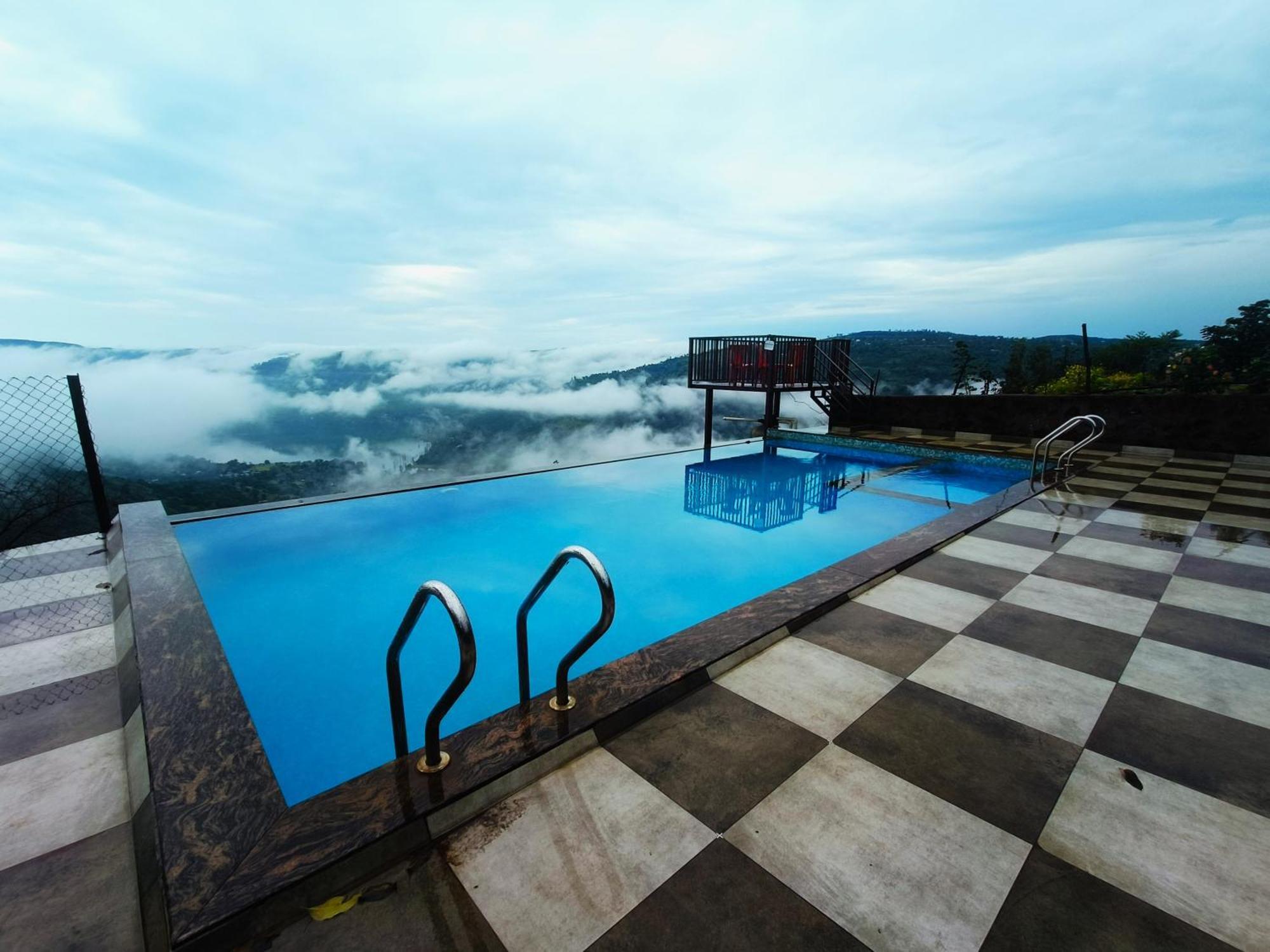 Holiday home Vinayaka - Infinity Pool And Breathtaking Valley View Panchgani