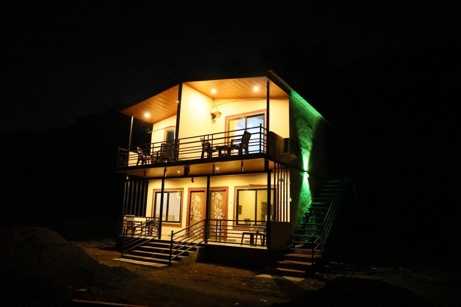 Resort Shivar Agro Tourism And Mahu Dam *