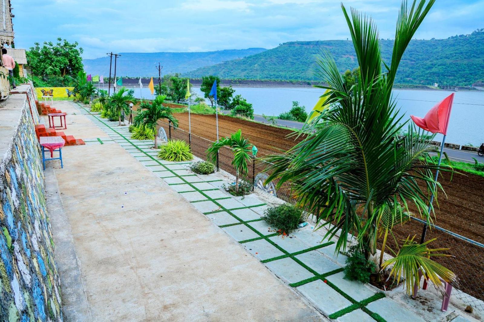 Shivar Agro Tourism And Mahu Dam Resort