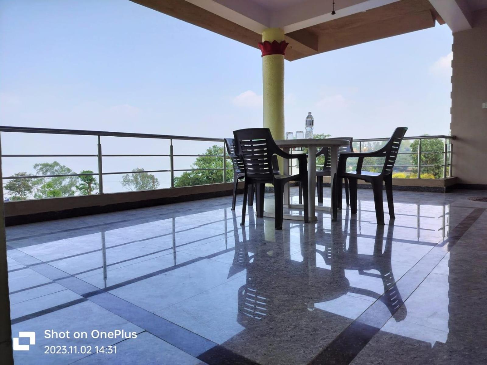 Ram Ganga Hotel