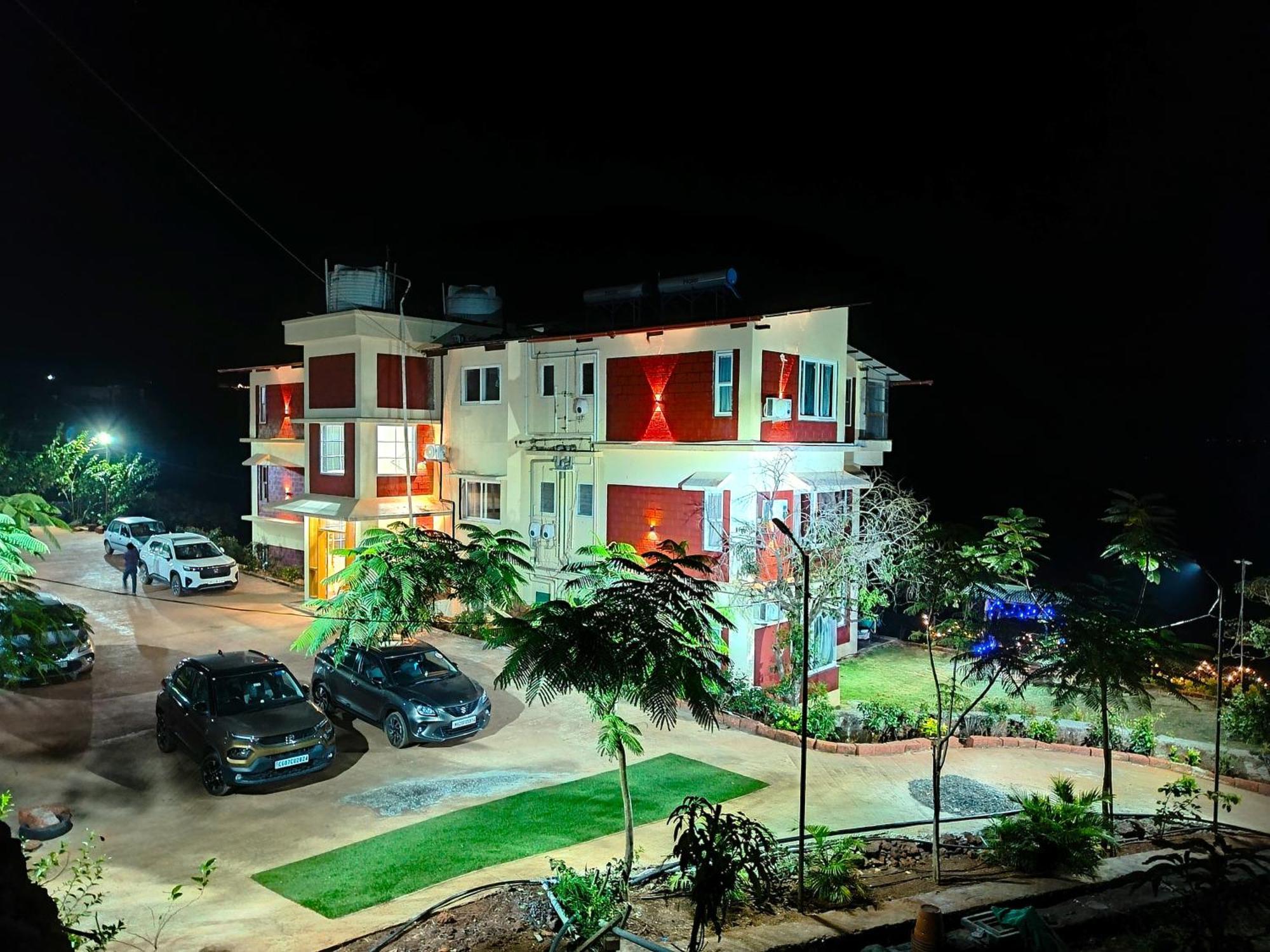 Vinayaka - Infinity Pool And Breathtaking Valley View Holiday home *