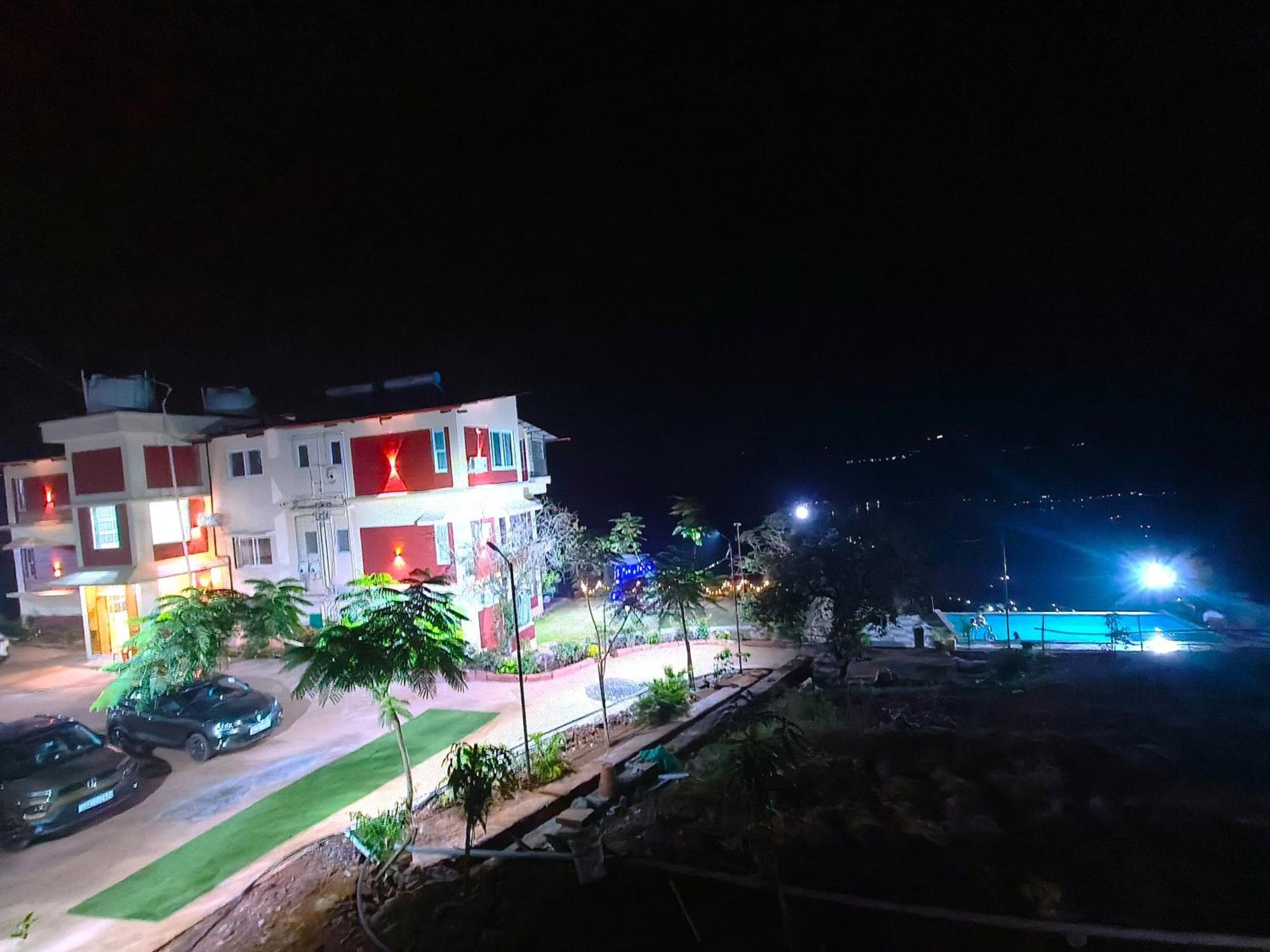 Vinayaka - Infinity Pool And Breathtaking Valley View Holiday home Panchgani