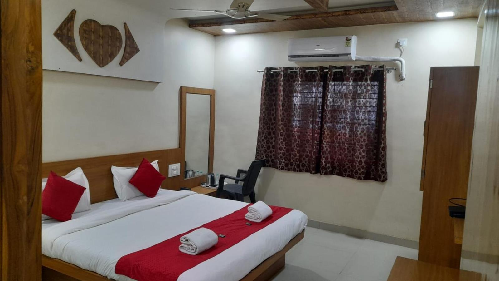 Adinath Hotel