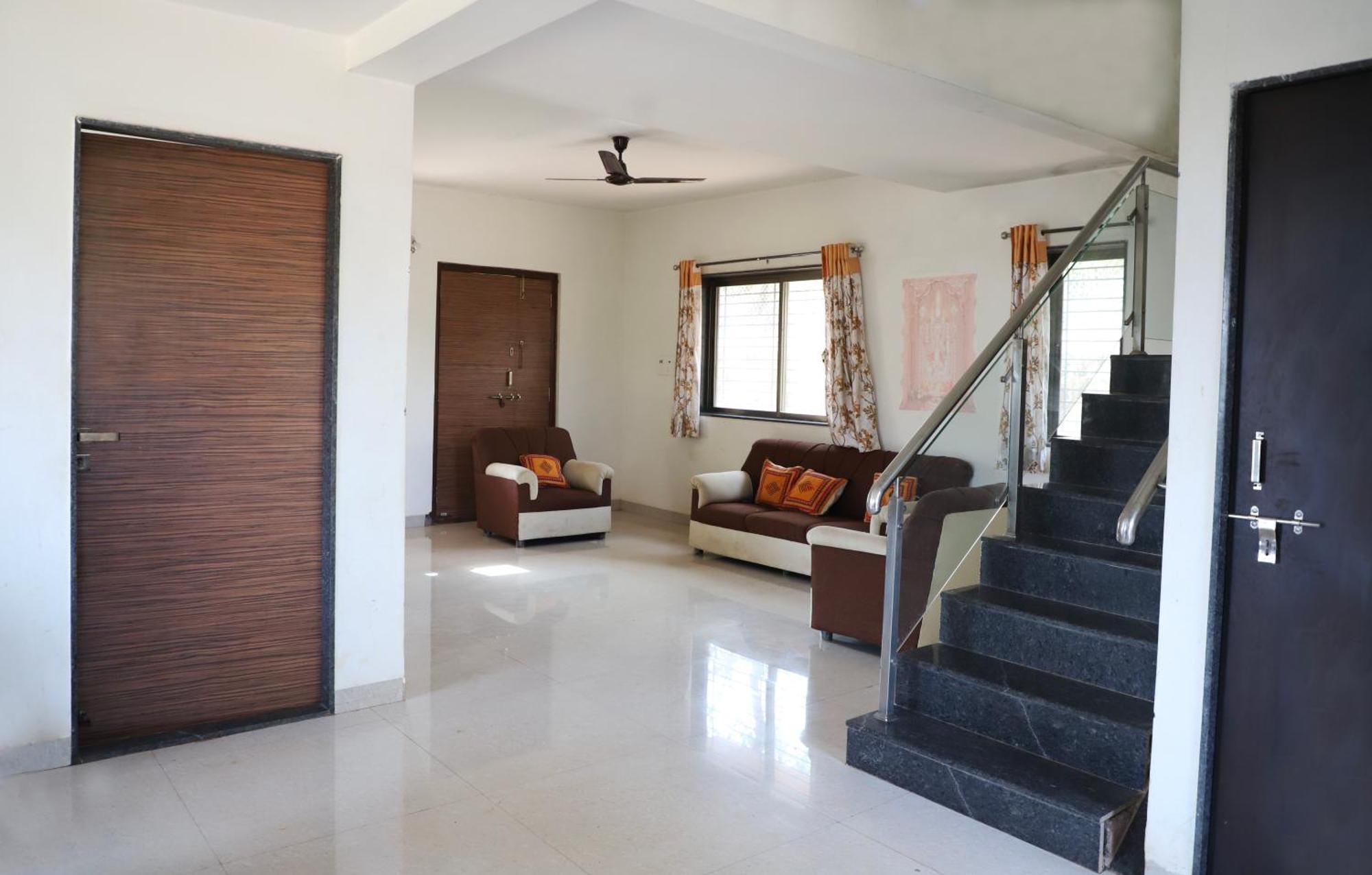 Country house Shrihari *