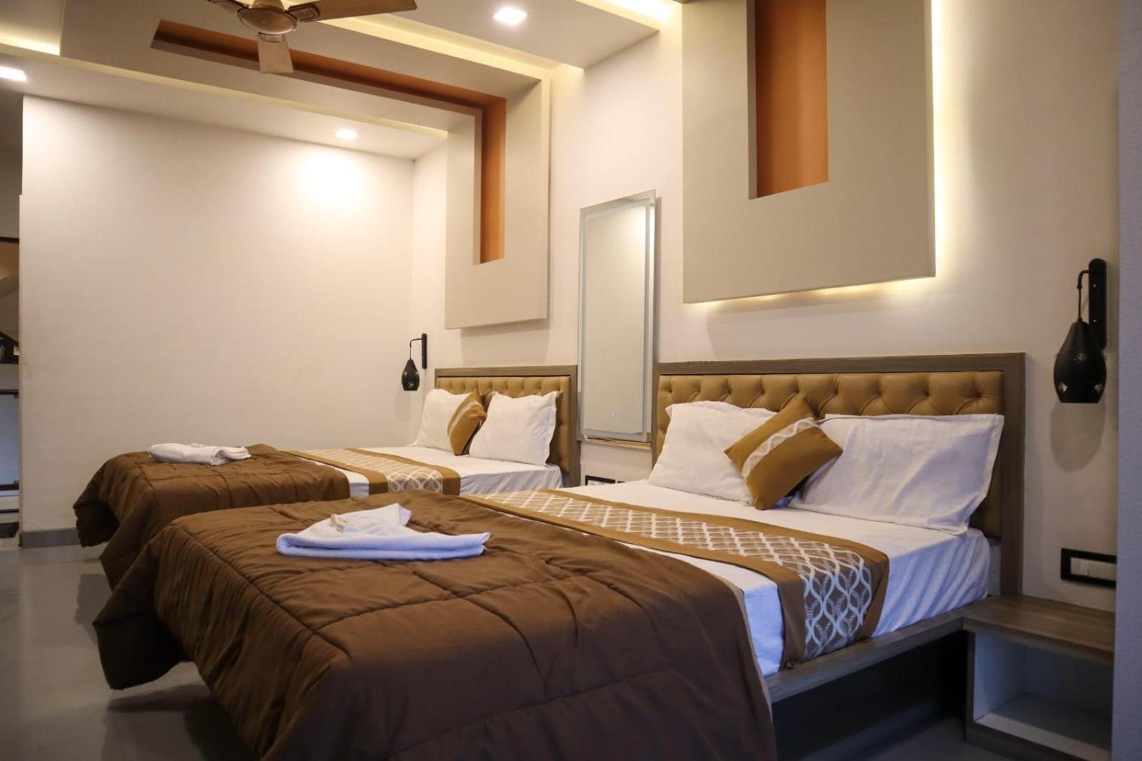 Hollywood Palace Panchgani