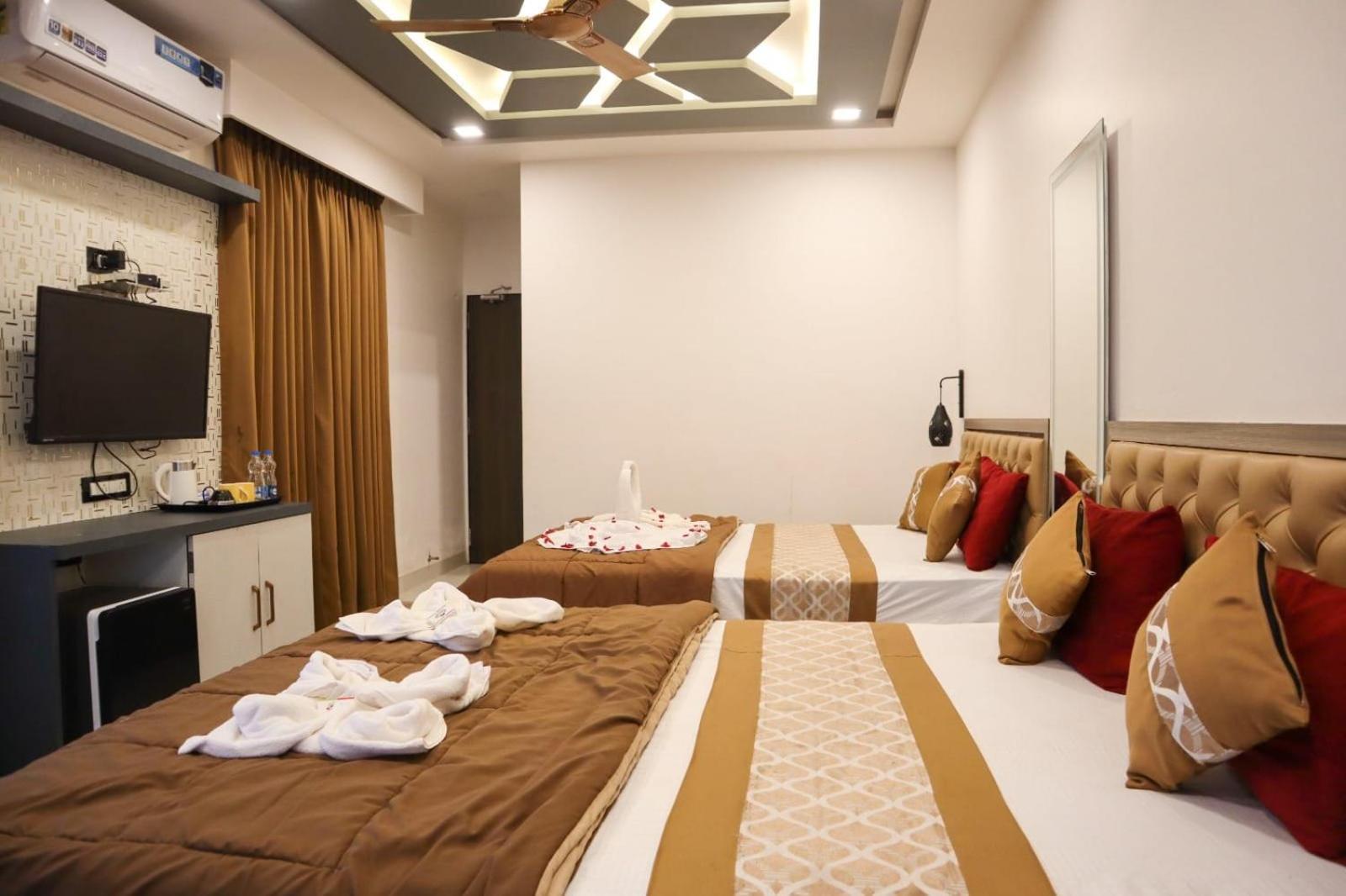 Hollywood Palace 3*