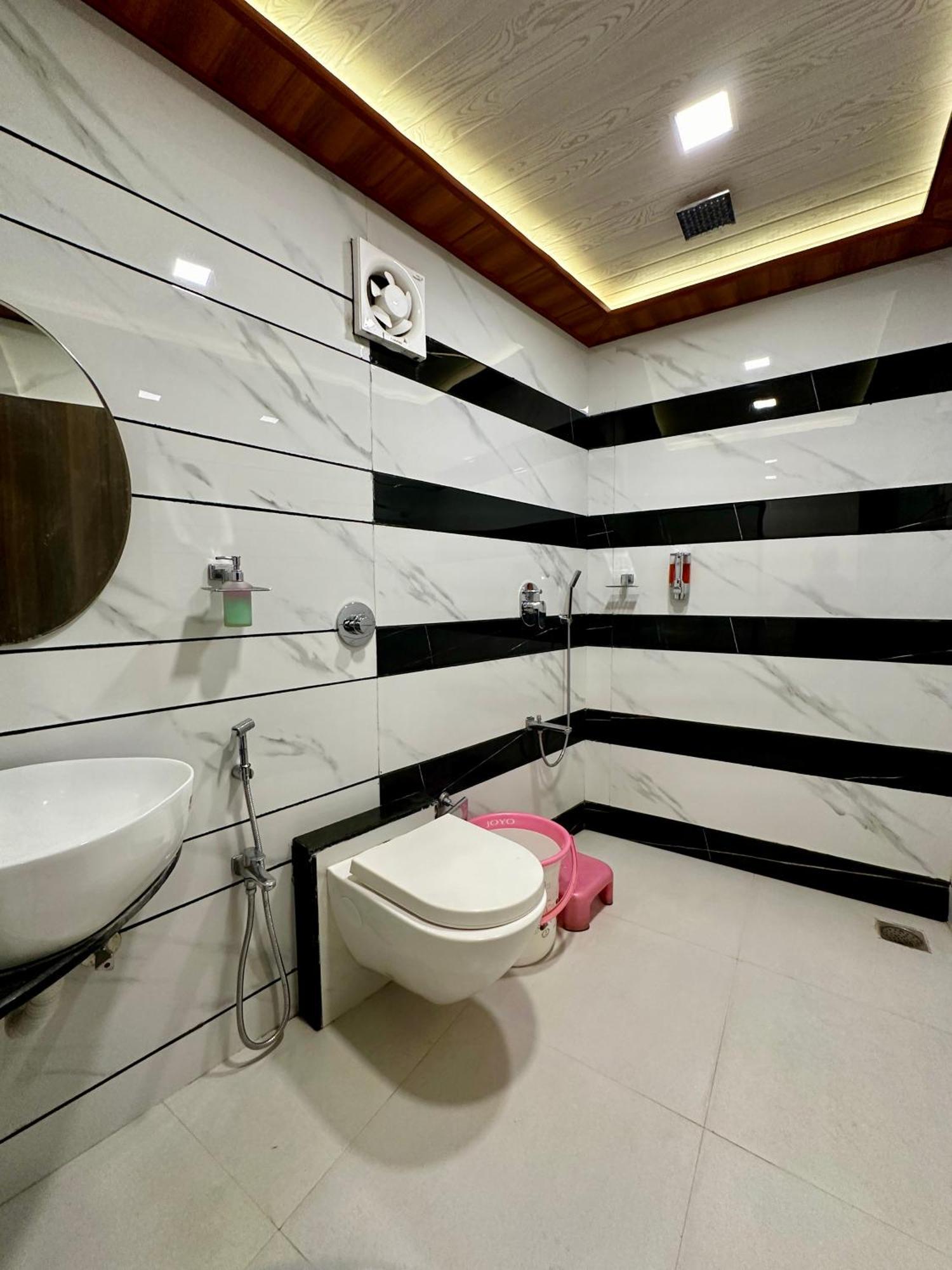 Hollywood Palace Hotel 3*