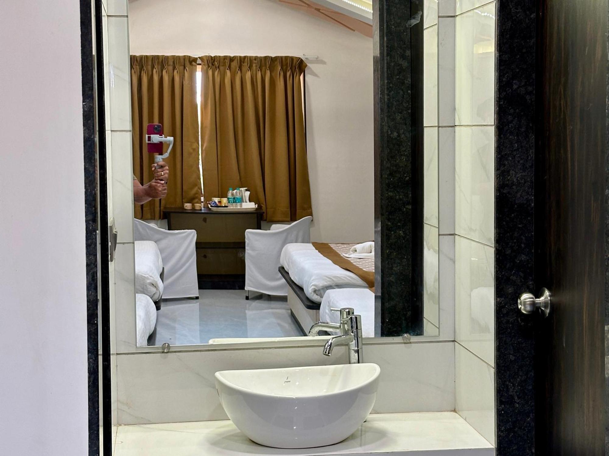 Hollywood Palace Hotel 3*
