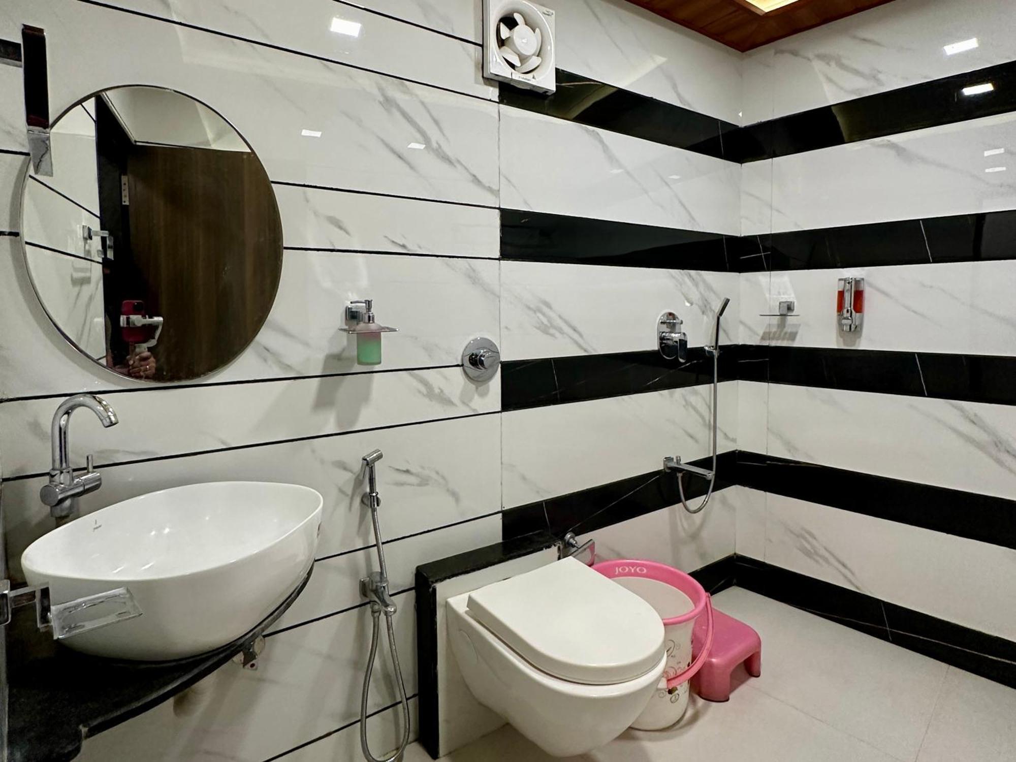 Hotel Hollywood Palace Panchgani