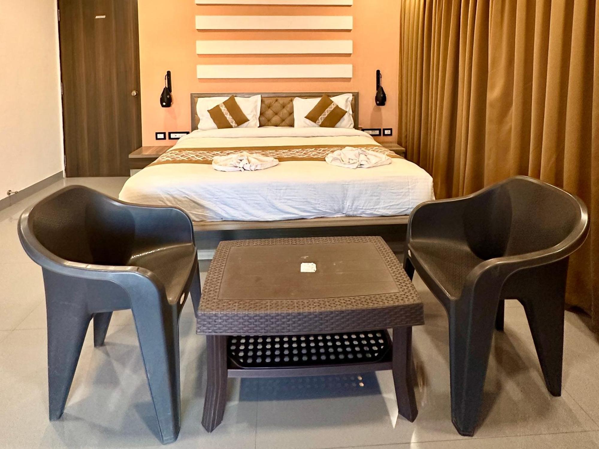 Hollywood Palace 3*