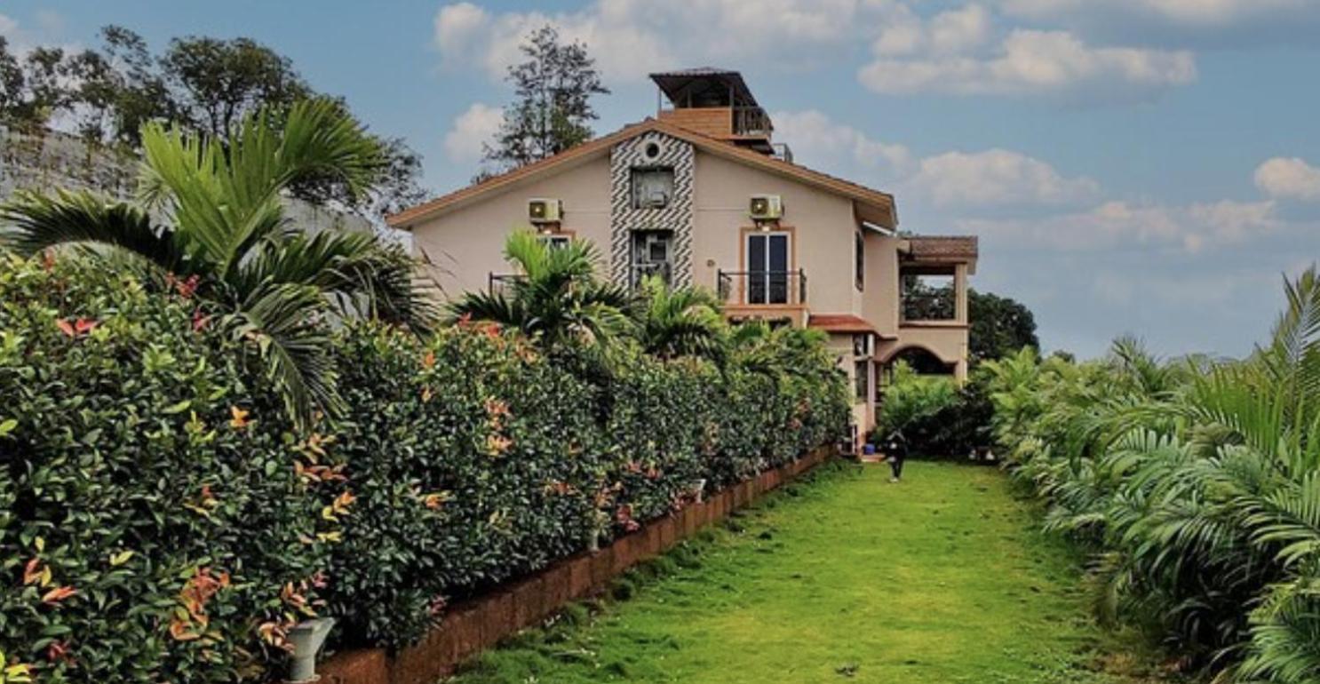 Shivanya Palace- A Purple Mansion 7bhk