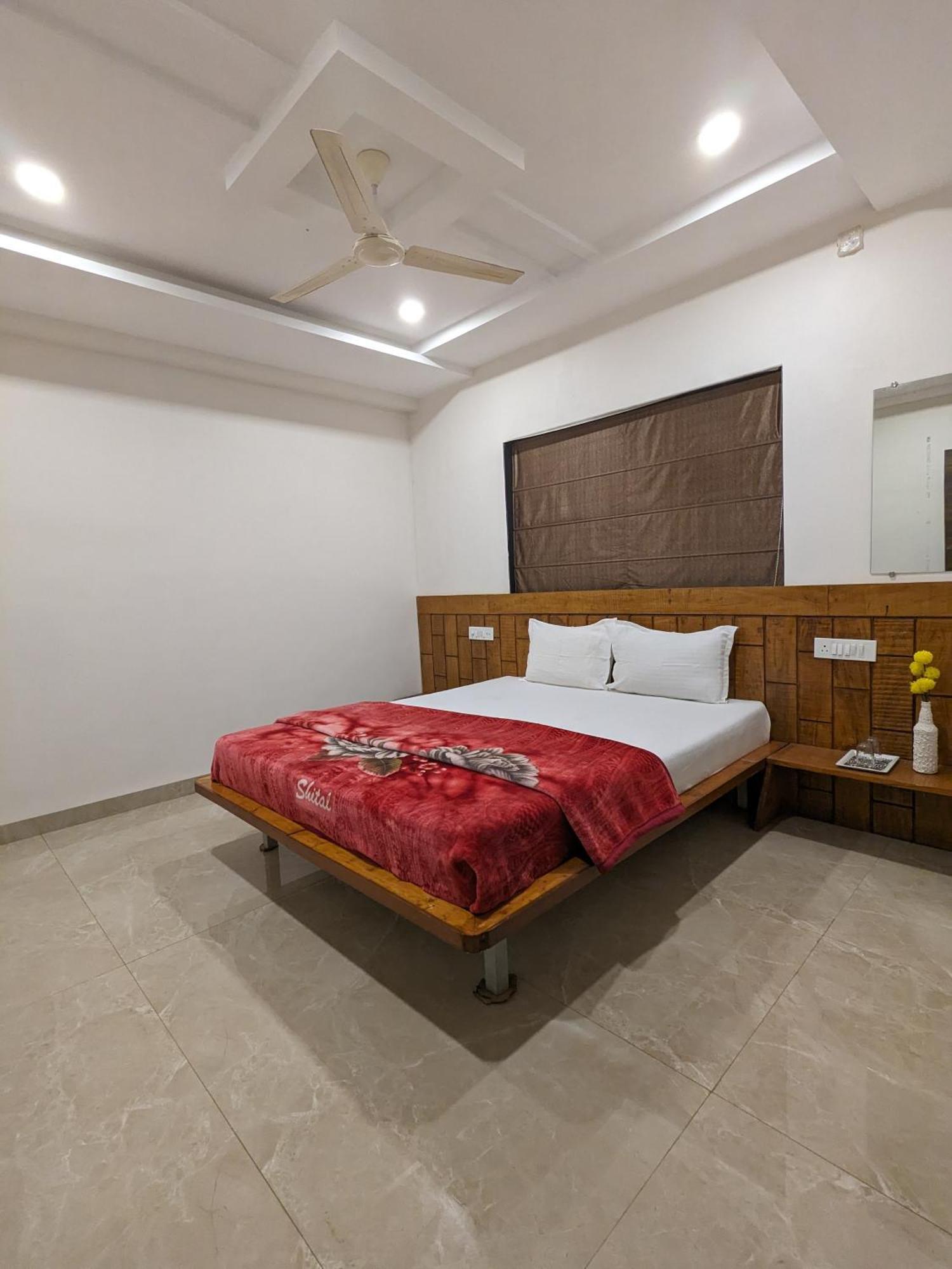 And Samarth Palace 3* Panchgani