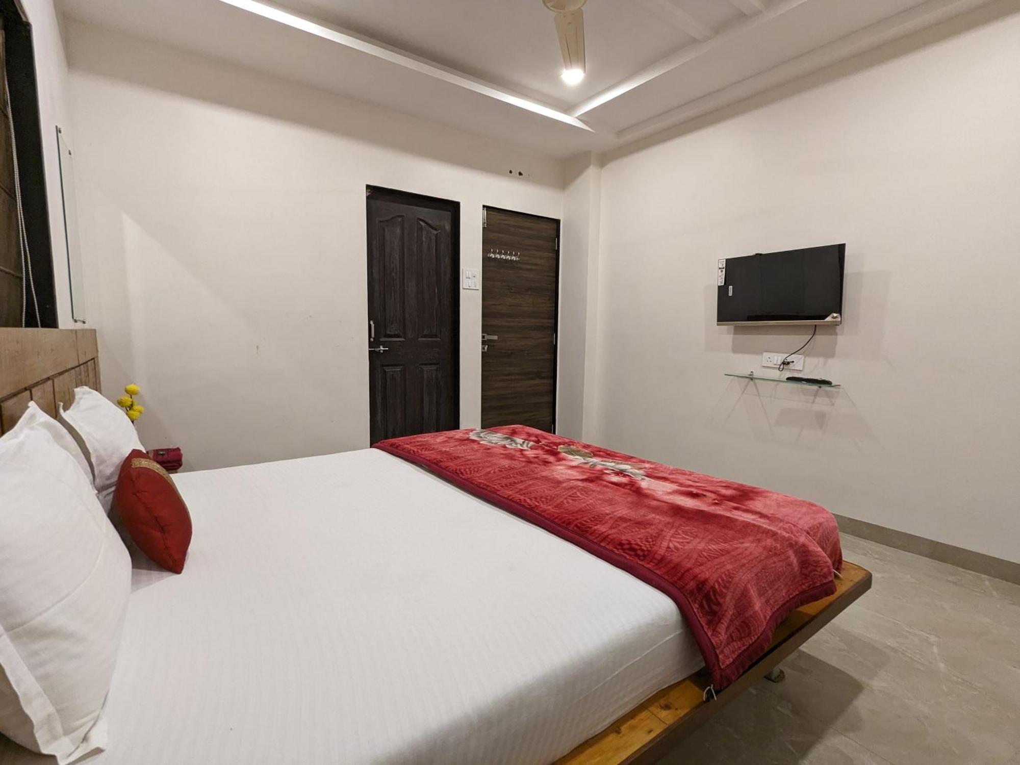 Hotel And Samarth Palace Panchgani