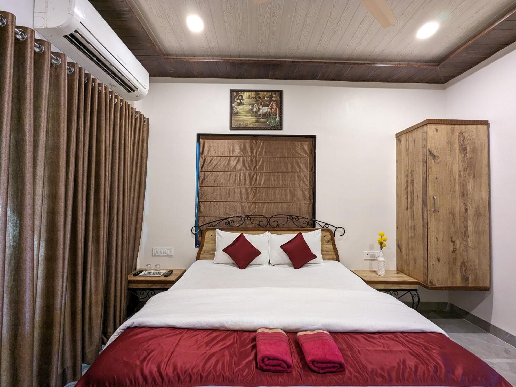 And Samarth Palace 3*