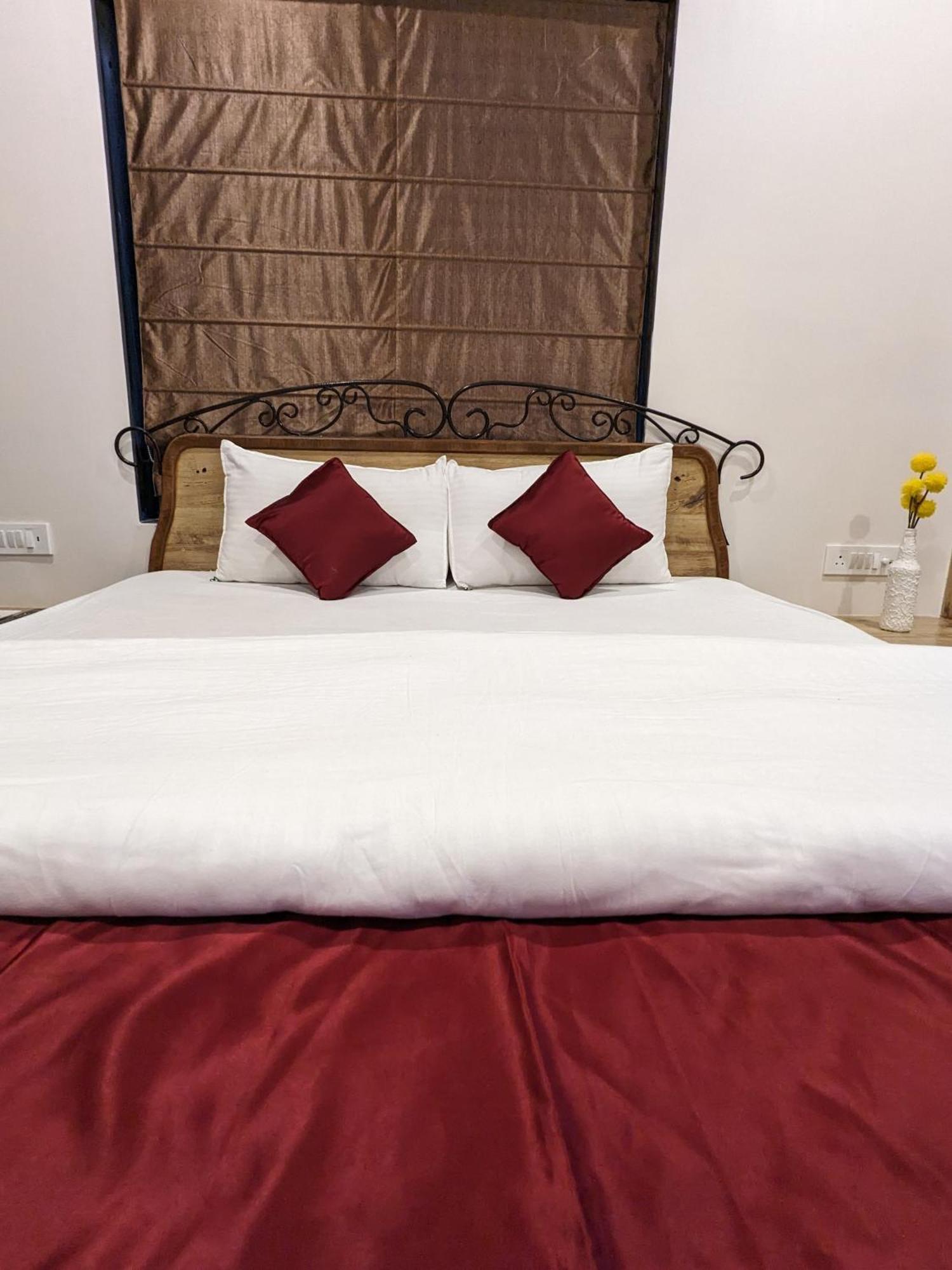 And Samarth Palace 3*
