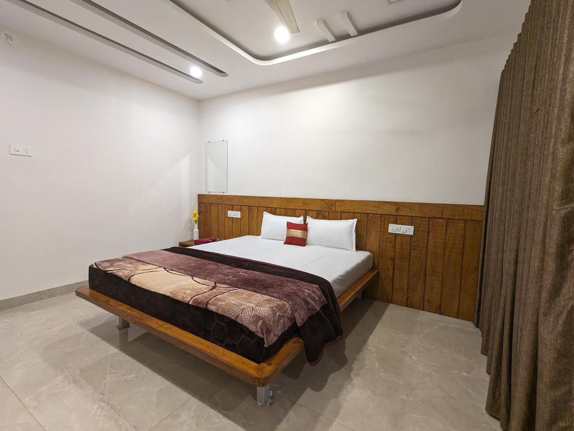 And Samarth Palace Panchgani