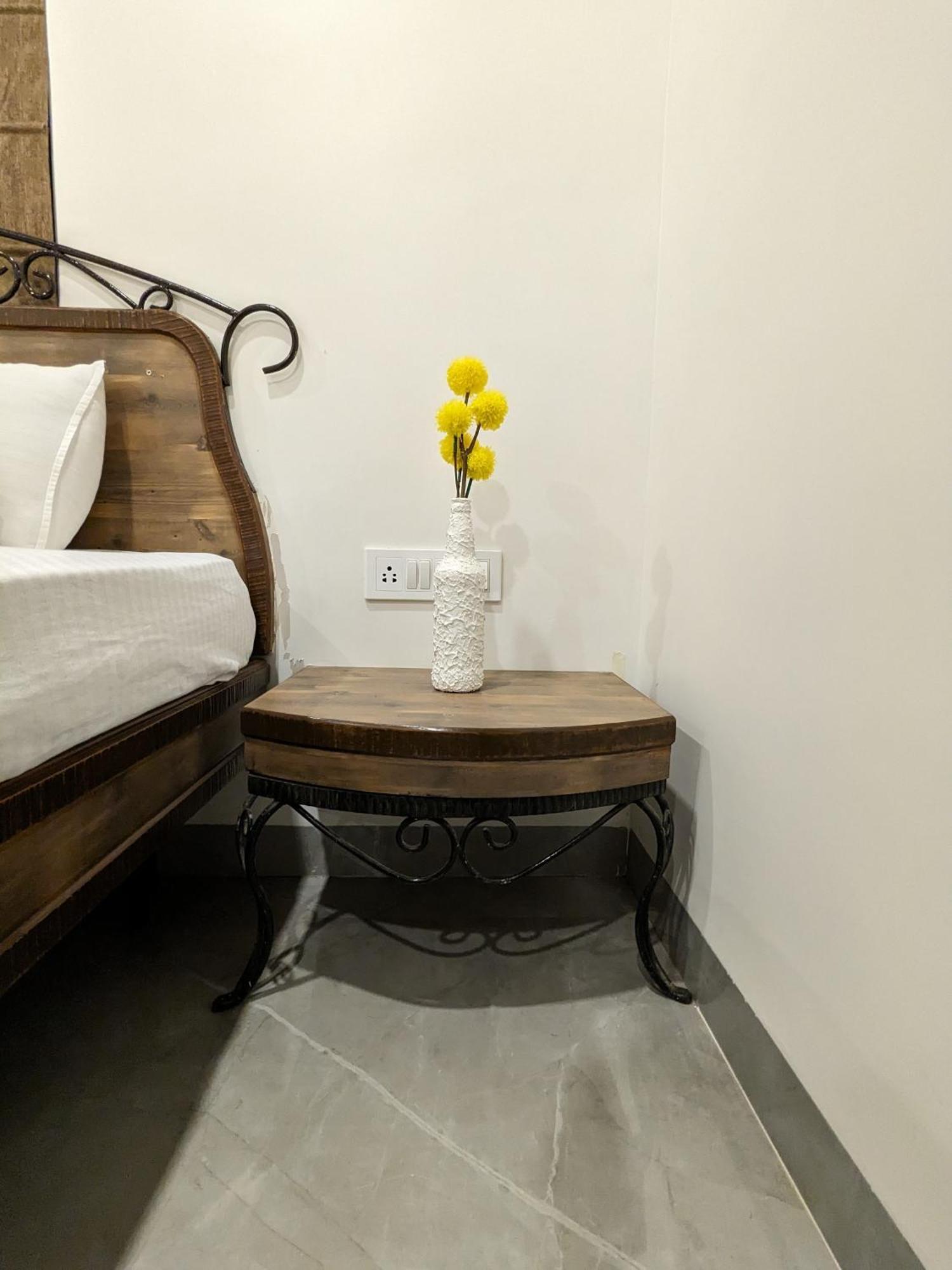Hotel And Samarth Palace 3*