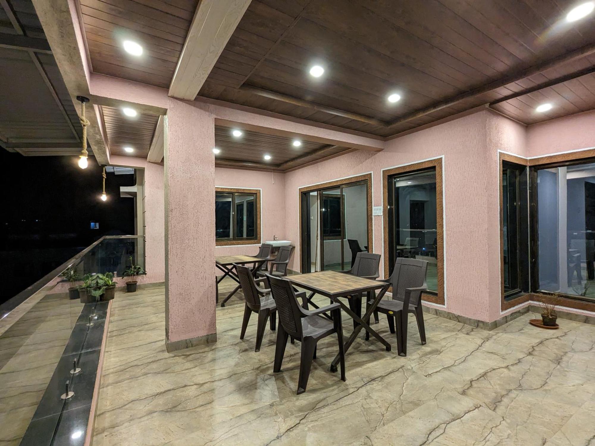 And Samarth Palace 3* Panchgani