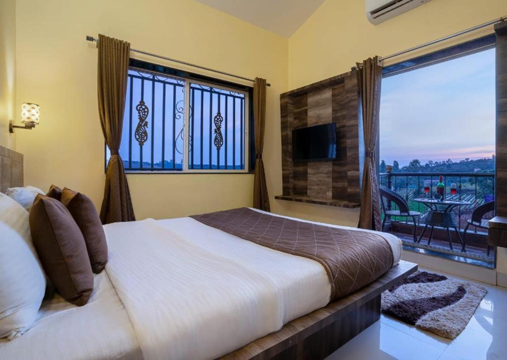 Shivanya Palace- A Purple Mansion 7bhk Holiday home
