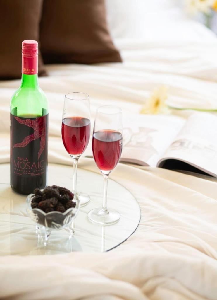 Holiday home Shivanya Palace- A Purple Mansion 7bhk *
