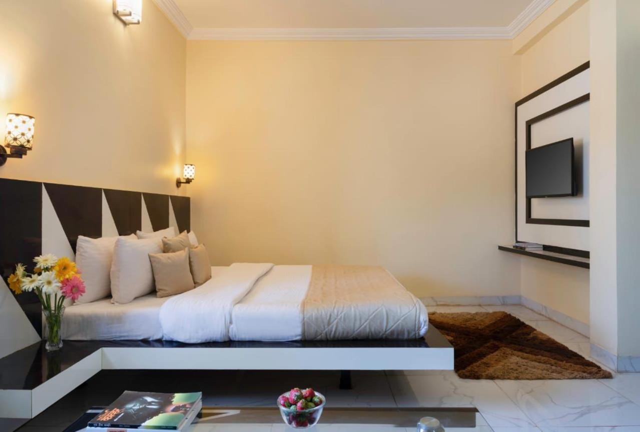 Shivanya Palace- A Purple Mansion 7bhk * Panchgani