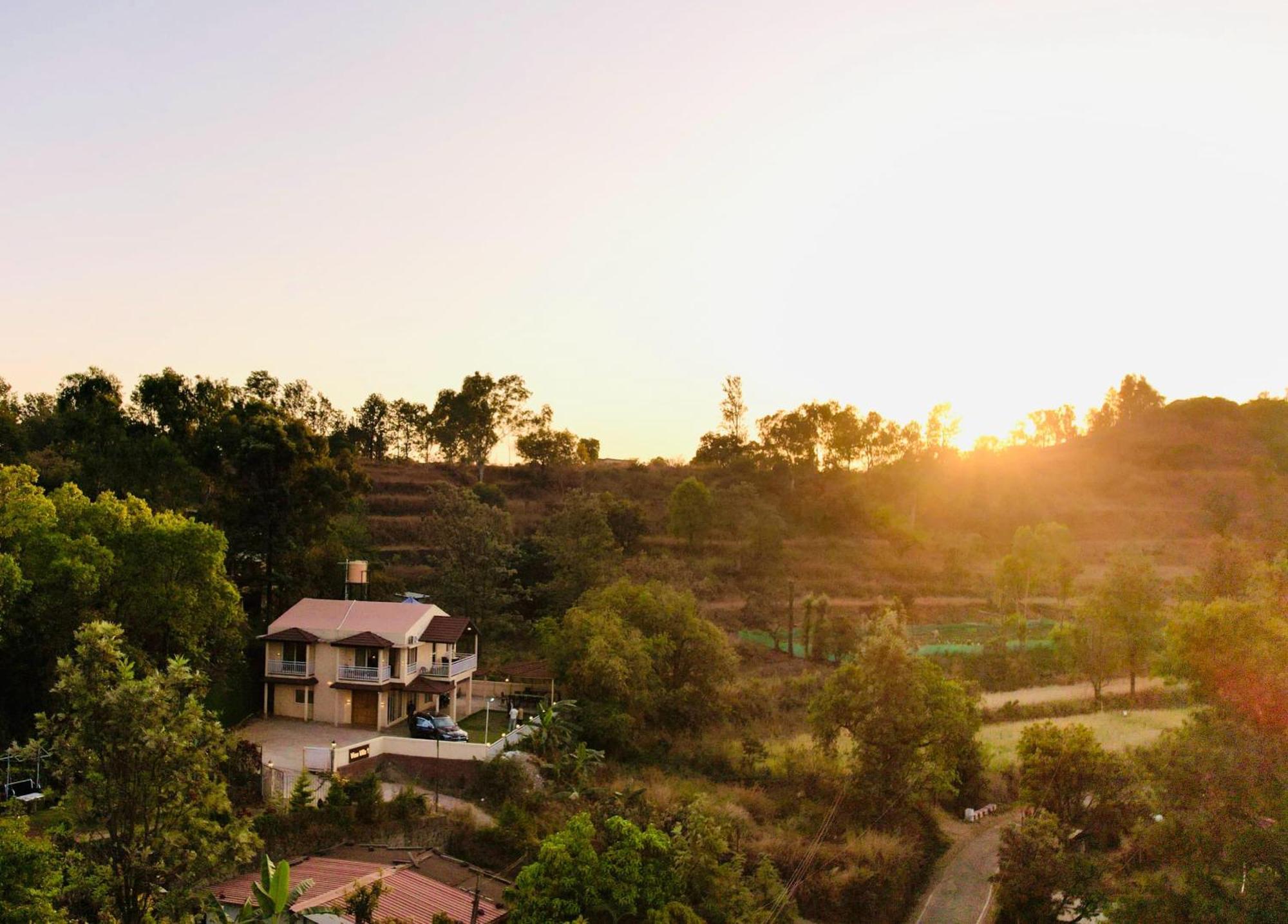 Lifeline Villas - Mirage Valley View Luxurious Villa With Table Land View * Panchgani
