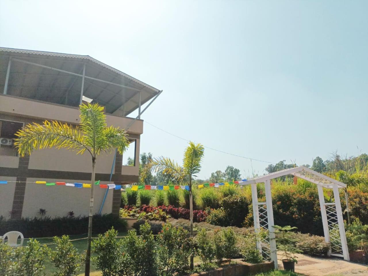 Resort Divine Resort- Bhilar