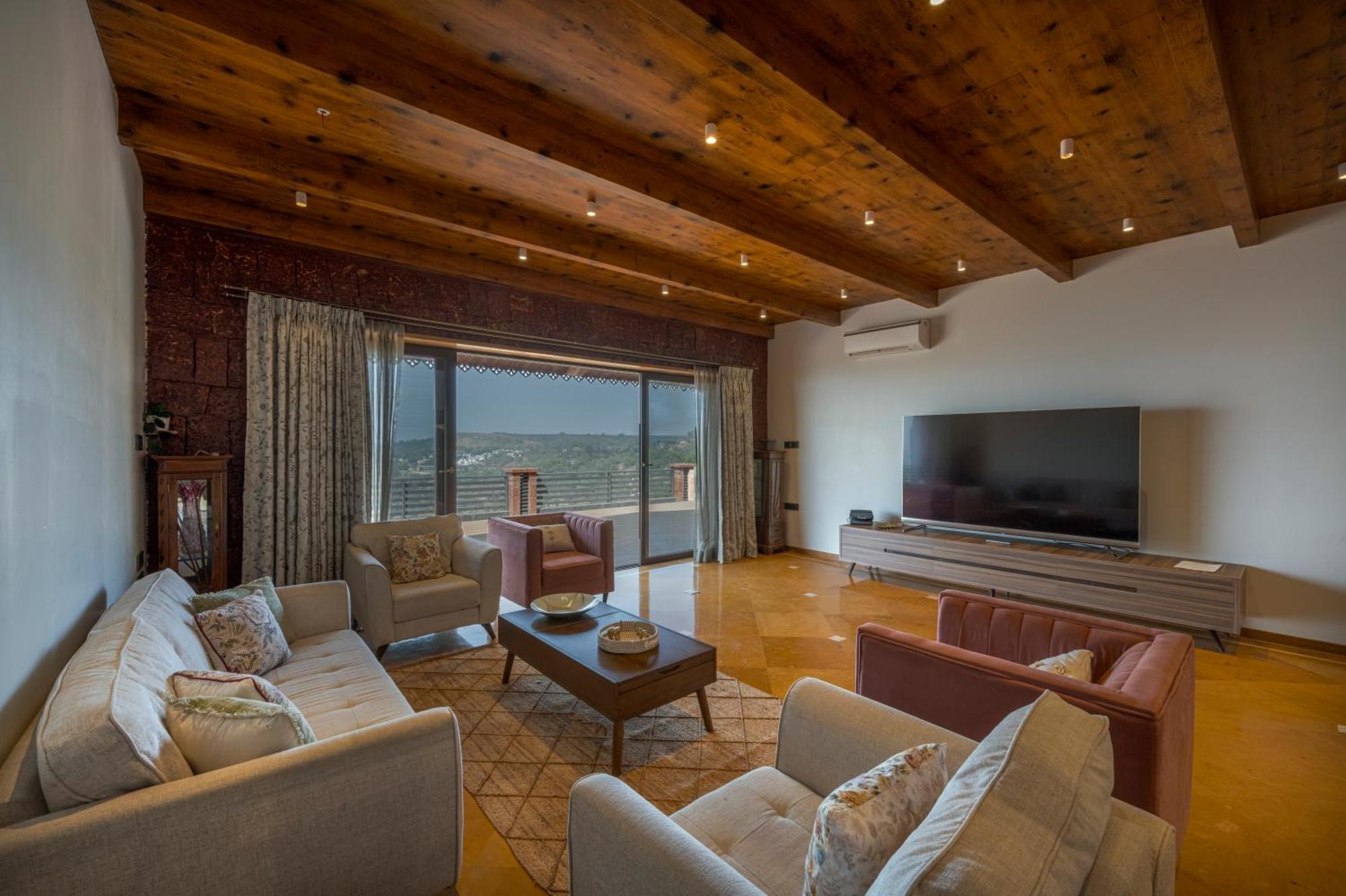 Villa Saffronstays The Whistling Thrush Panchgani